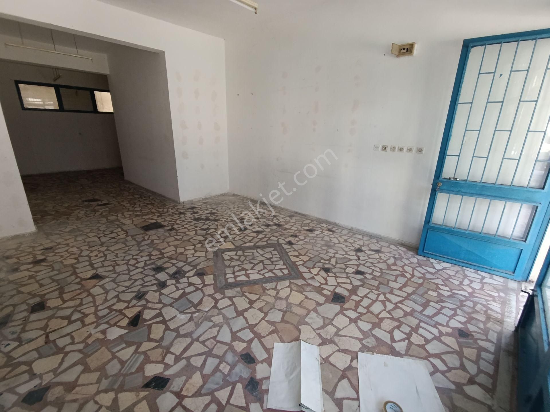 Pendik Esenyalıda Acil Satılık Krediye Uygun 135m2 Ana Cadde Üstü 1 Parsel Dükkan - Görsel 18