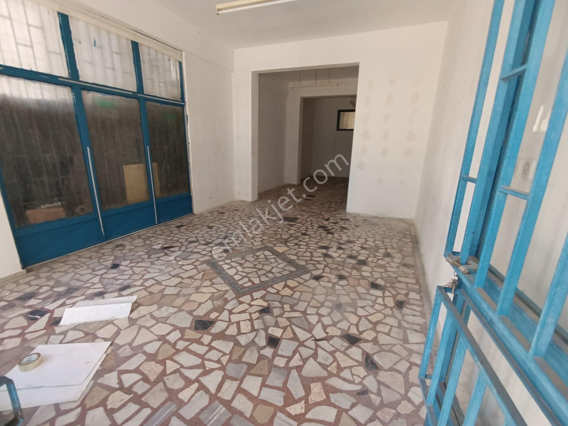 Pendik Esenyalıda Acil Satılık Krediye Uygun 135m2 Ana Cadde Üstü 1 Parsel Dükkan - Görsel 16