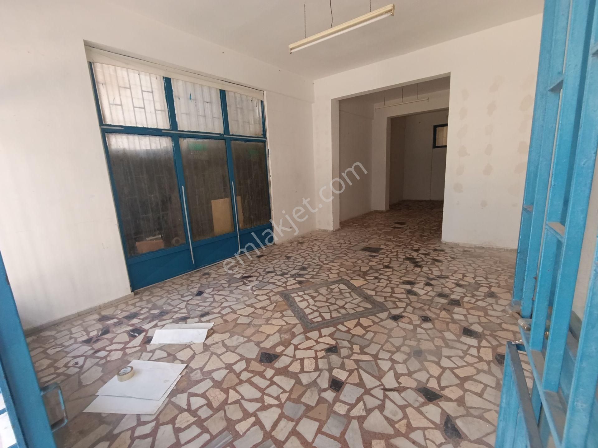 Pendik Esenyalıda Acil Satılık Krediye Uygun 135m2 Ana Cadde Üstü 1 Parsel Dükkan - Görsel 15