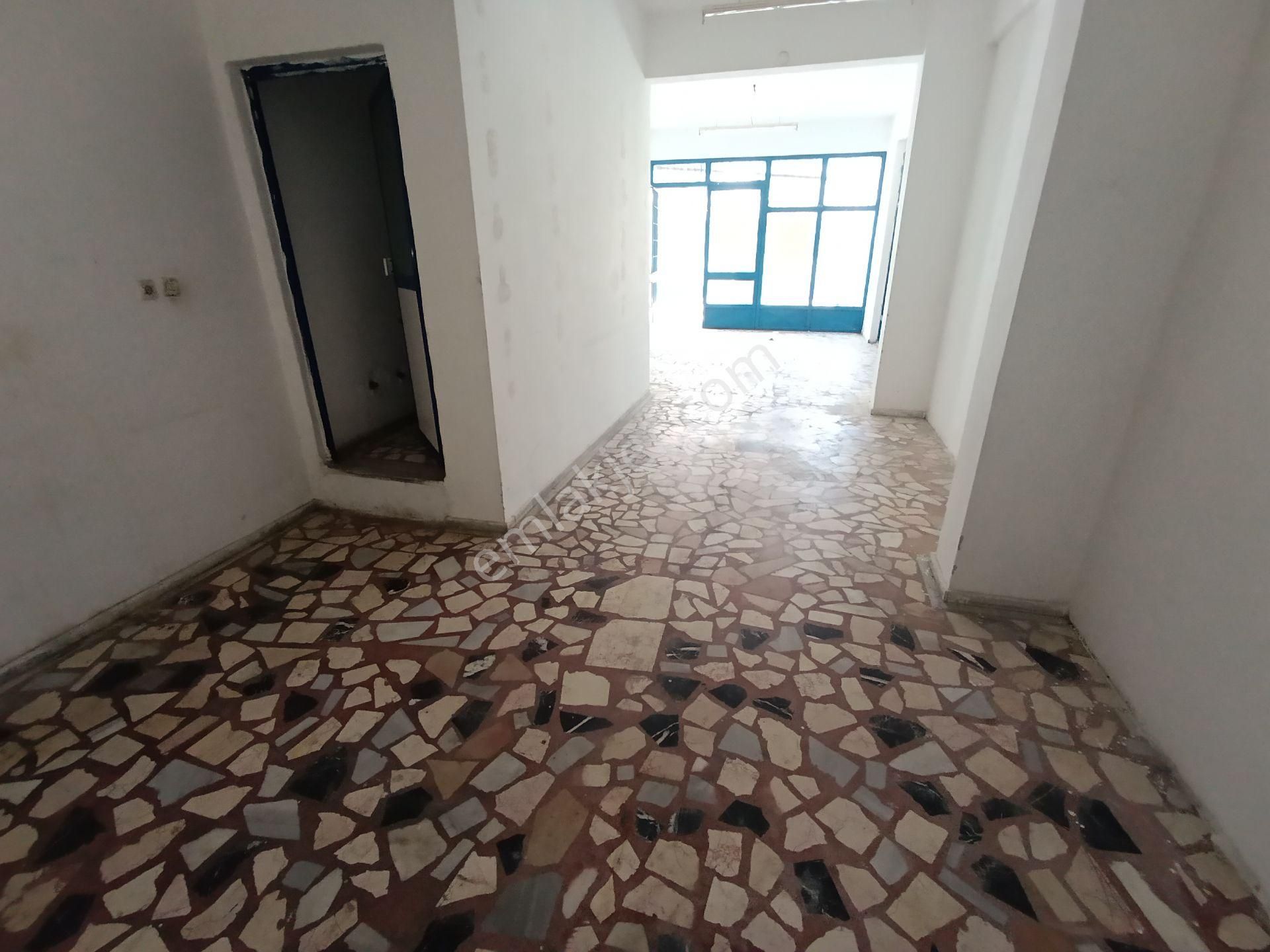 Pendik Esenyalıda Acil Satılık Krediye Uygun 135m2 Ana Cadde Üstü 1 Parsel Dükkan - Görsel 23