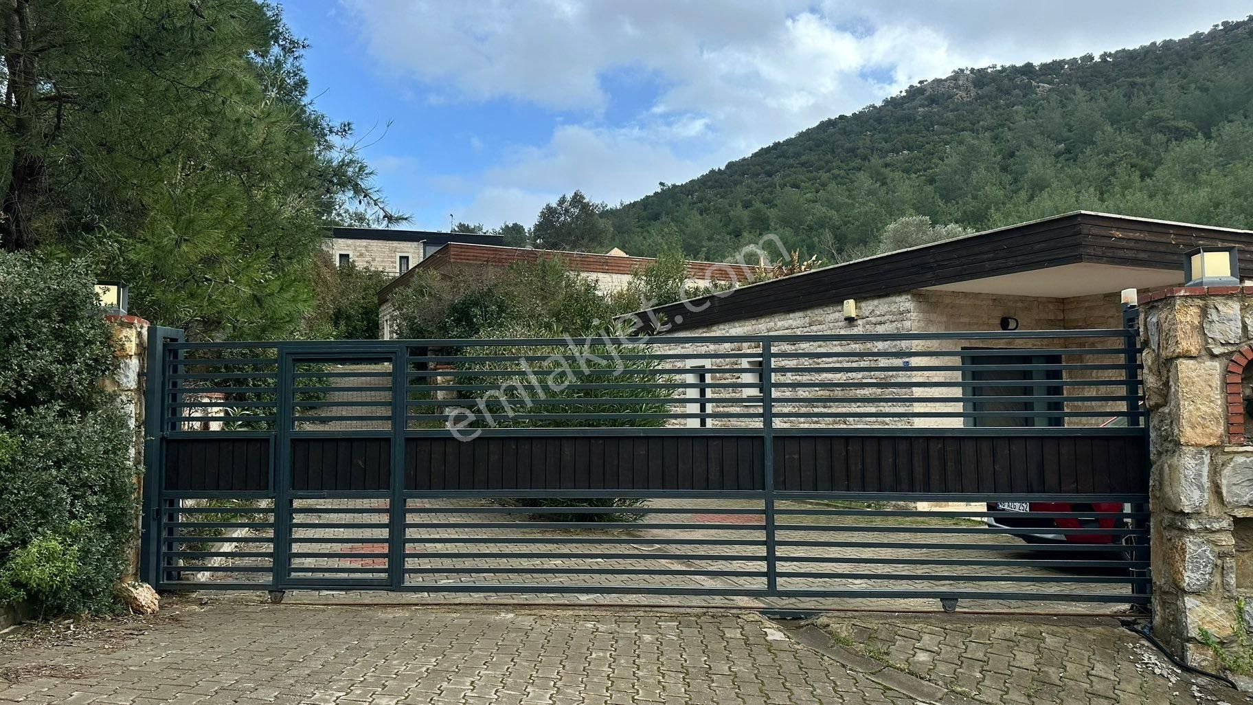 Bodrum Yalıçiftlik Kiralık Tam Müstakil Villa 3+1 Bahçeli Modern - Görsel 9