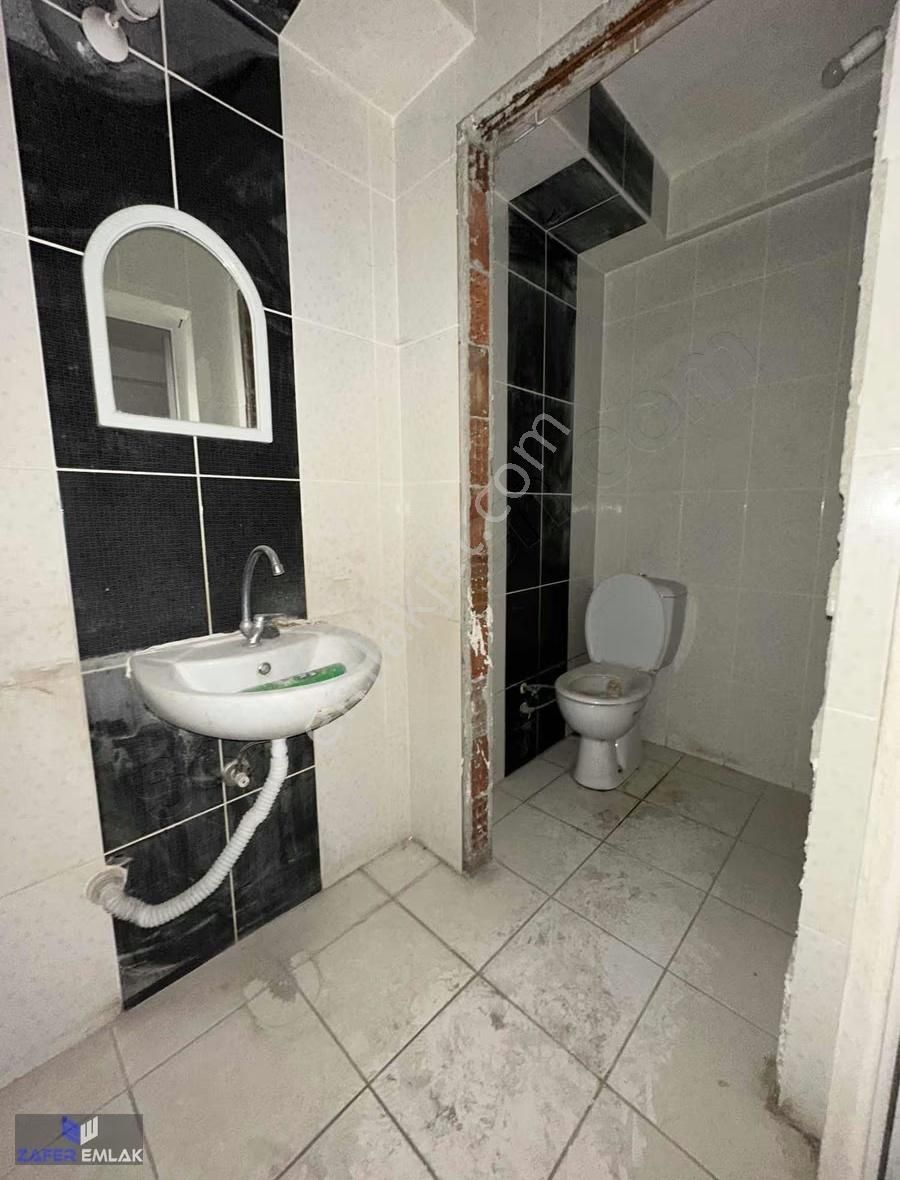 Zafer Emlak'tan İşlek Caddede Satılık İşyeri - Görsel 13