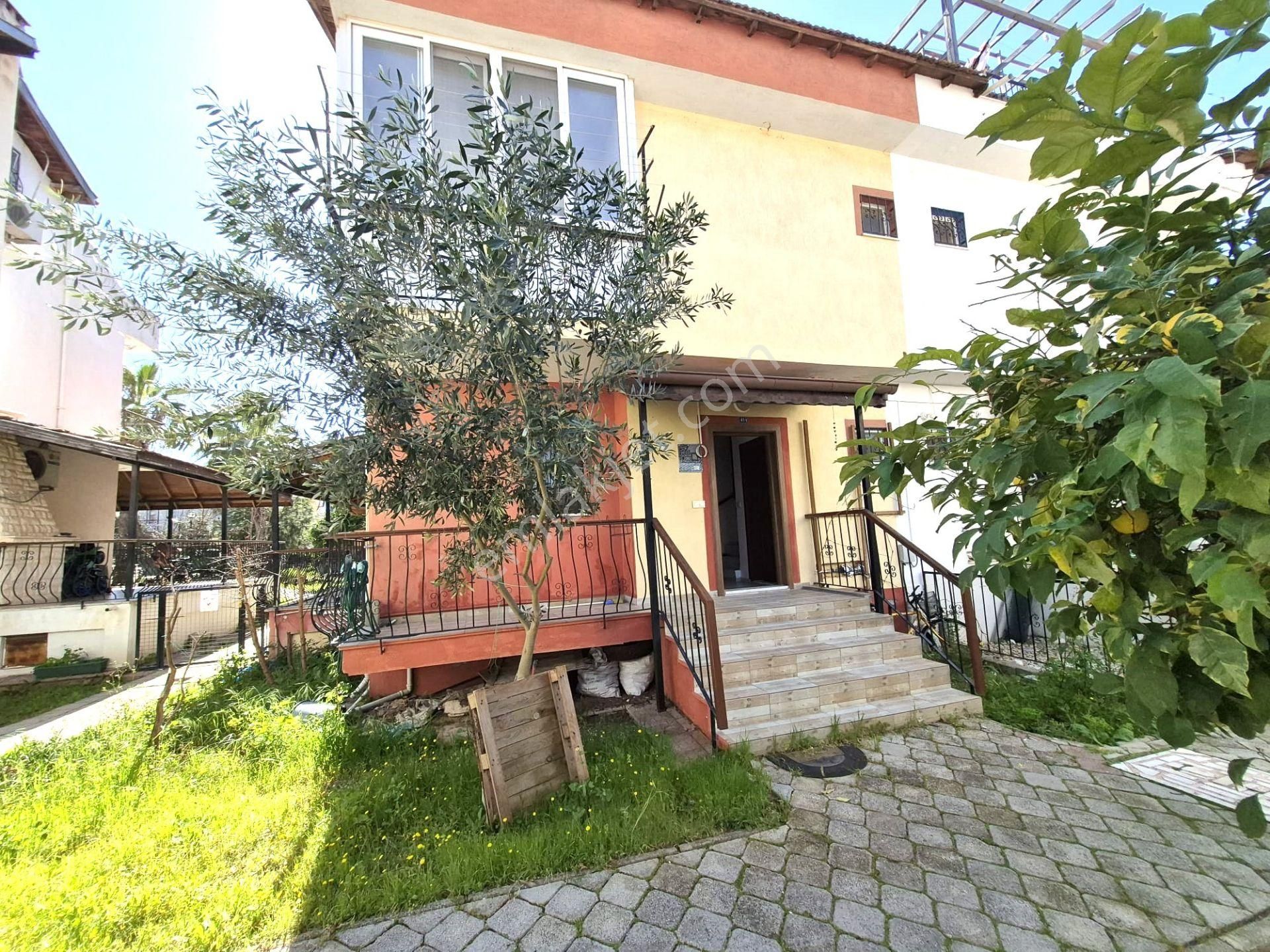 Goldhouse Dan Satılık Yeni Mahalle De Site İçinde Havuzlu 3+1 Villa