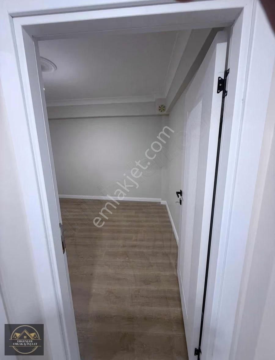 Ergenler Emlak'dan Bağcılar Bağlar Mahallesinde 2+1 Daire - Görsel 11