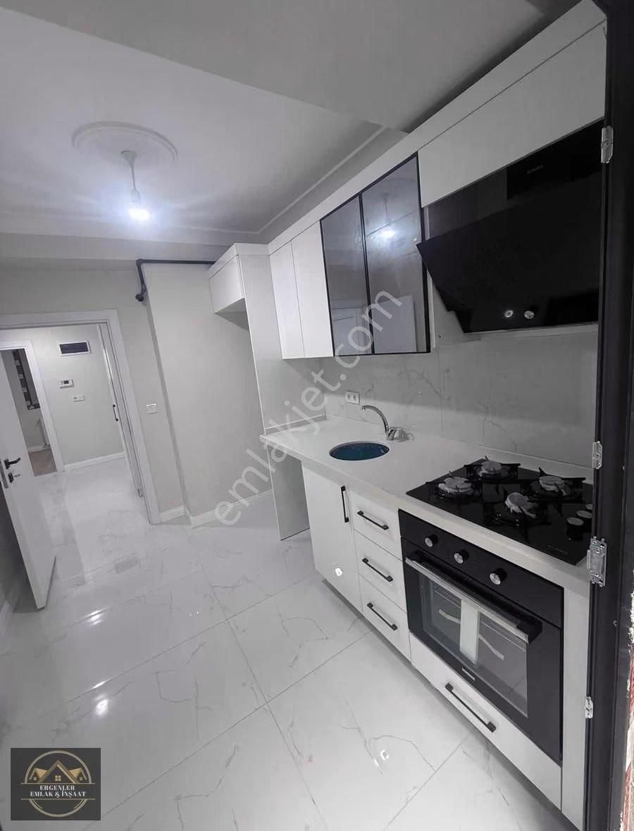Ergenler Emlak'dan Bağcılar Bağlar Mahallesinde 2+1 Daire