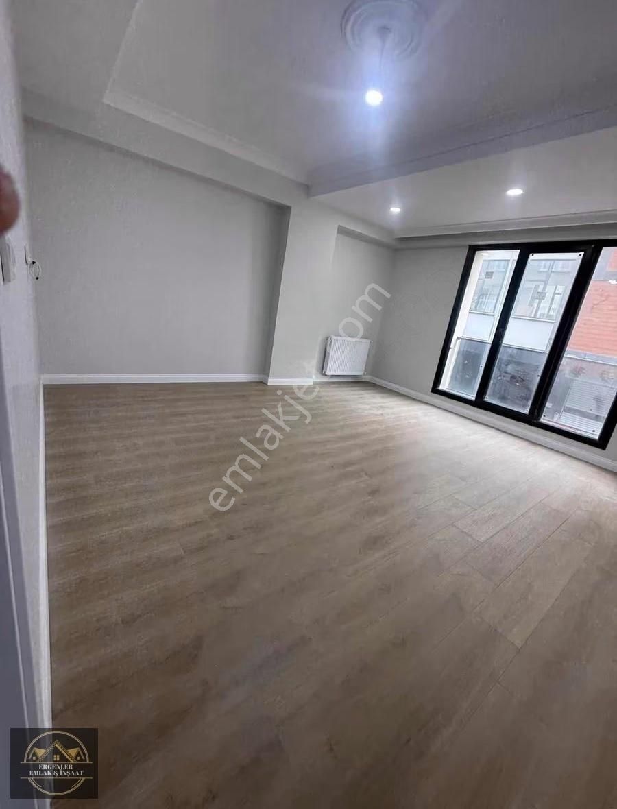 Ergenler Emlak'dan Bağcılar Bağlar Mahallesinde 2+1 Daire - Görsel 9