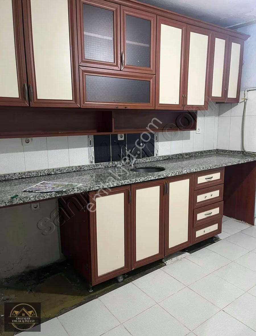 Ergenler Emlak Esenler Oruçreis 2+1 Kiralık Kombili Daire!!!
