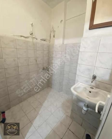 Esenler Kemer'de Kiralık 1+1 Daire - 65m² - Bahçe Kullanımlı - Görsel 5