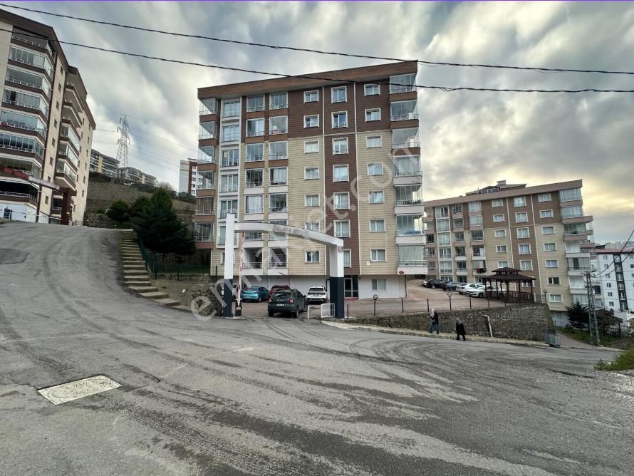 Trabzon Üniversite Mahallesinde Kiralık 3+1 Daire