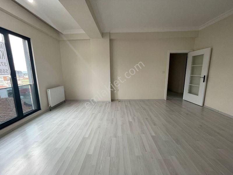 Mertcan Dan Adnan Kahveci Metroya Yürüme Balkonlu 3+1 Fırsat Kiralık - Görsel 6