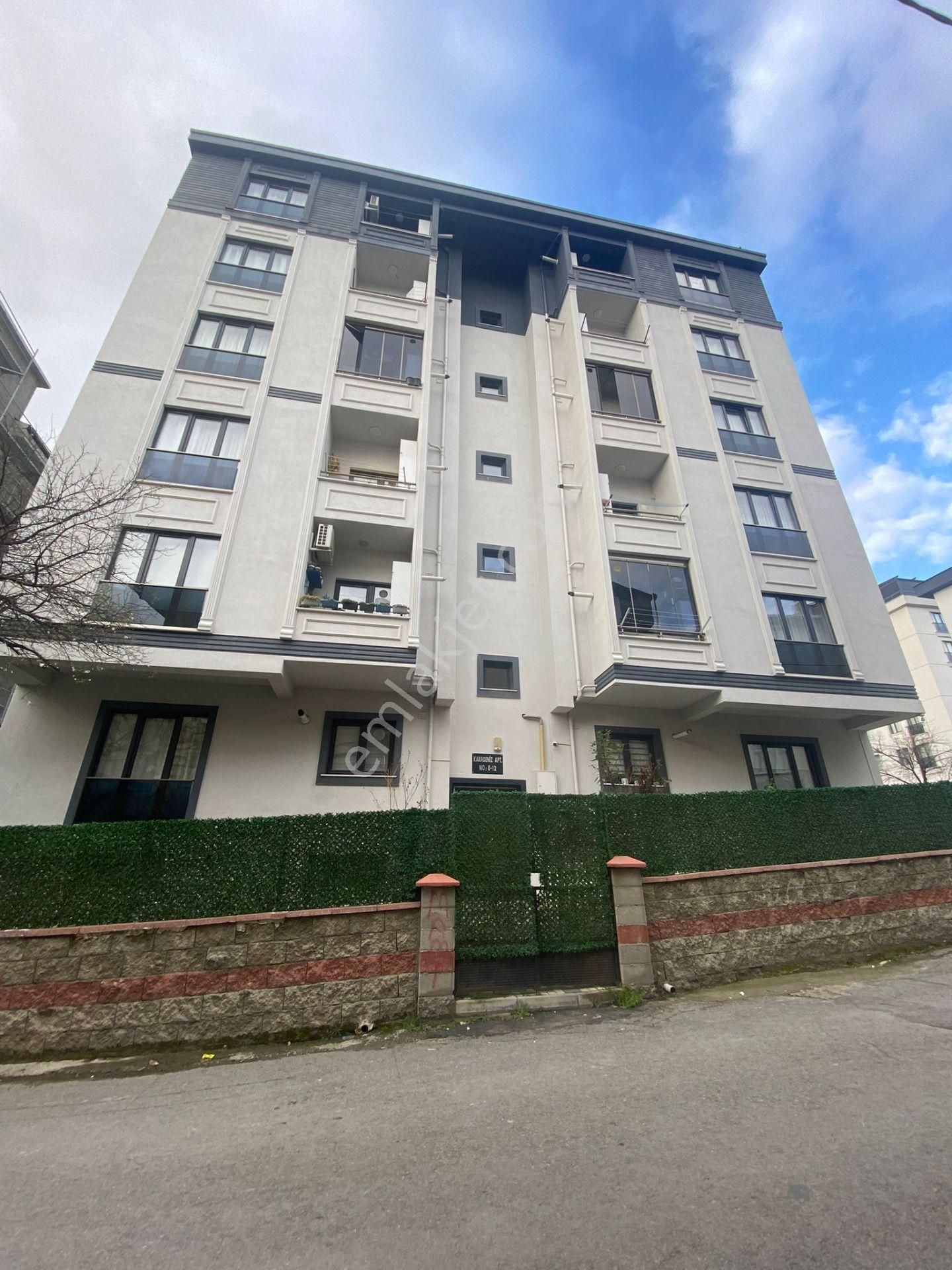 Mertcan Dan Adnan Kahveci Metroya Yürüme Balkonlu 3+1 Fırsat Kiralık