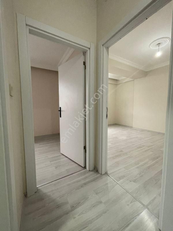 Mertcan Dan Adnan Kahveci Metroya Yürüme Balkonlu 3+1 Fırsat Kiralık - Görsel 32