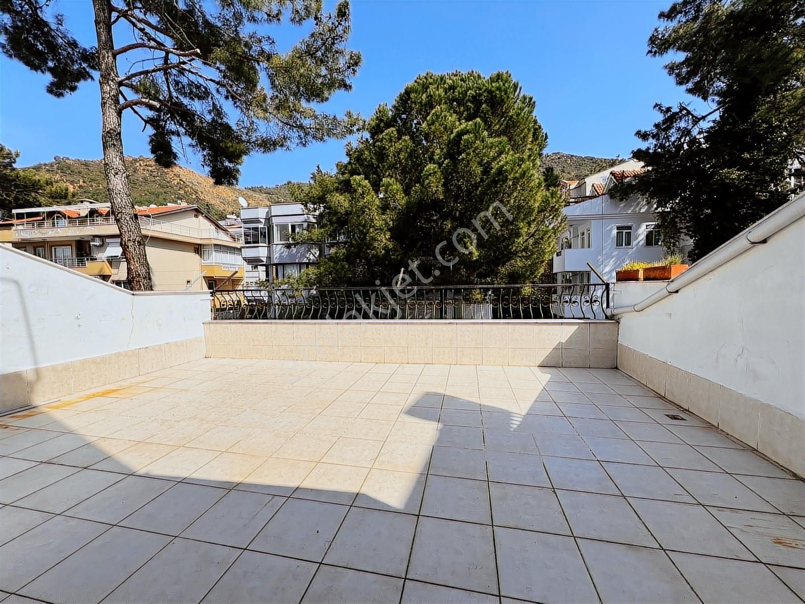 Marmaris Sarıana'da Satılık Çok Geniş 4+1 Teraslı Dubleks Daire - Görsel 13