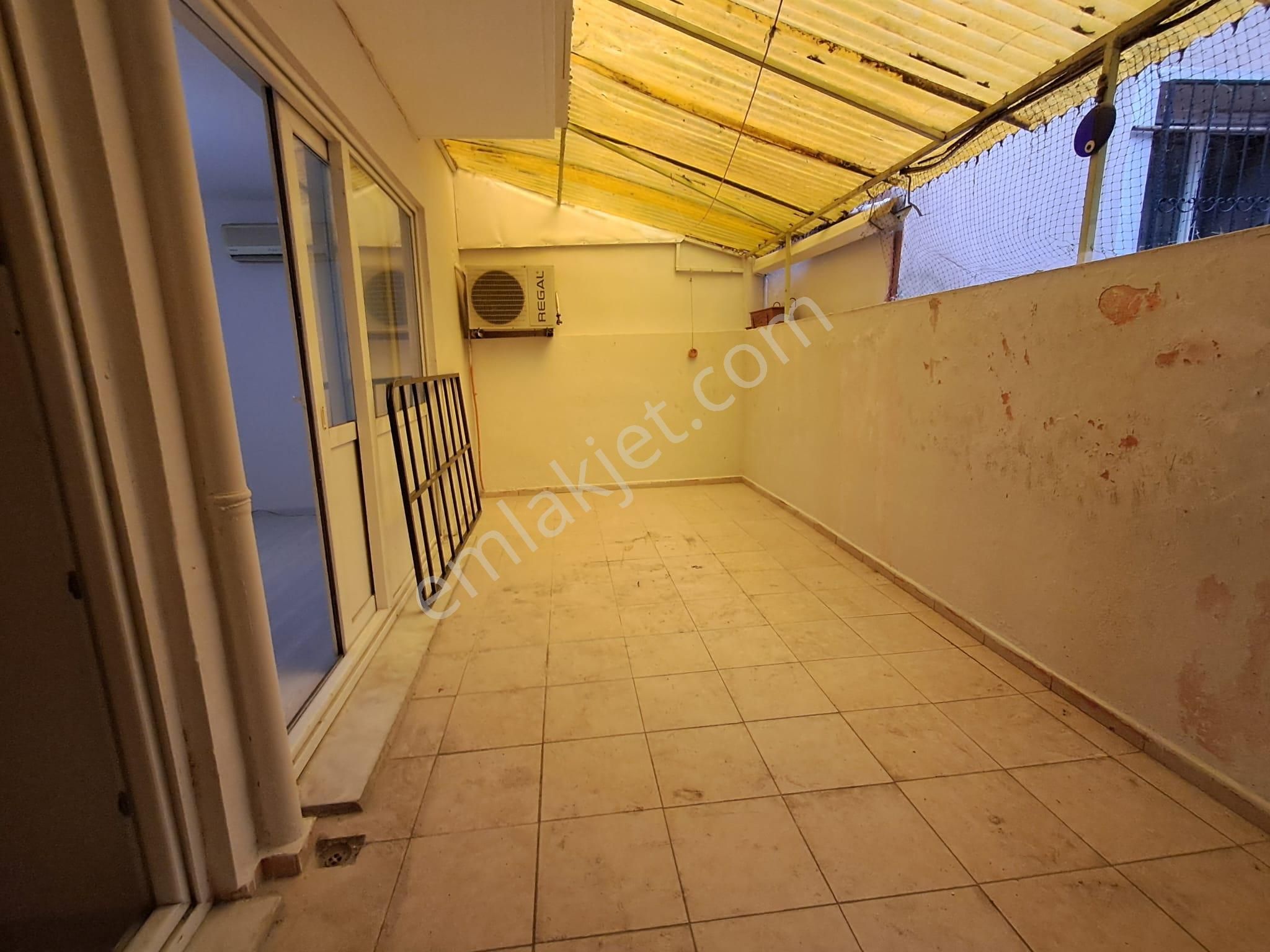 Kiralık İzmir Karşıyaka Alaybey İzbana 100 Metre Mesafede 2+1 Daire - Görsel 2