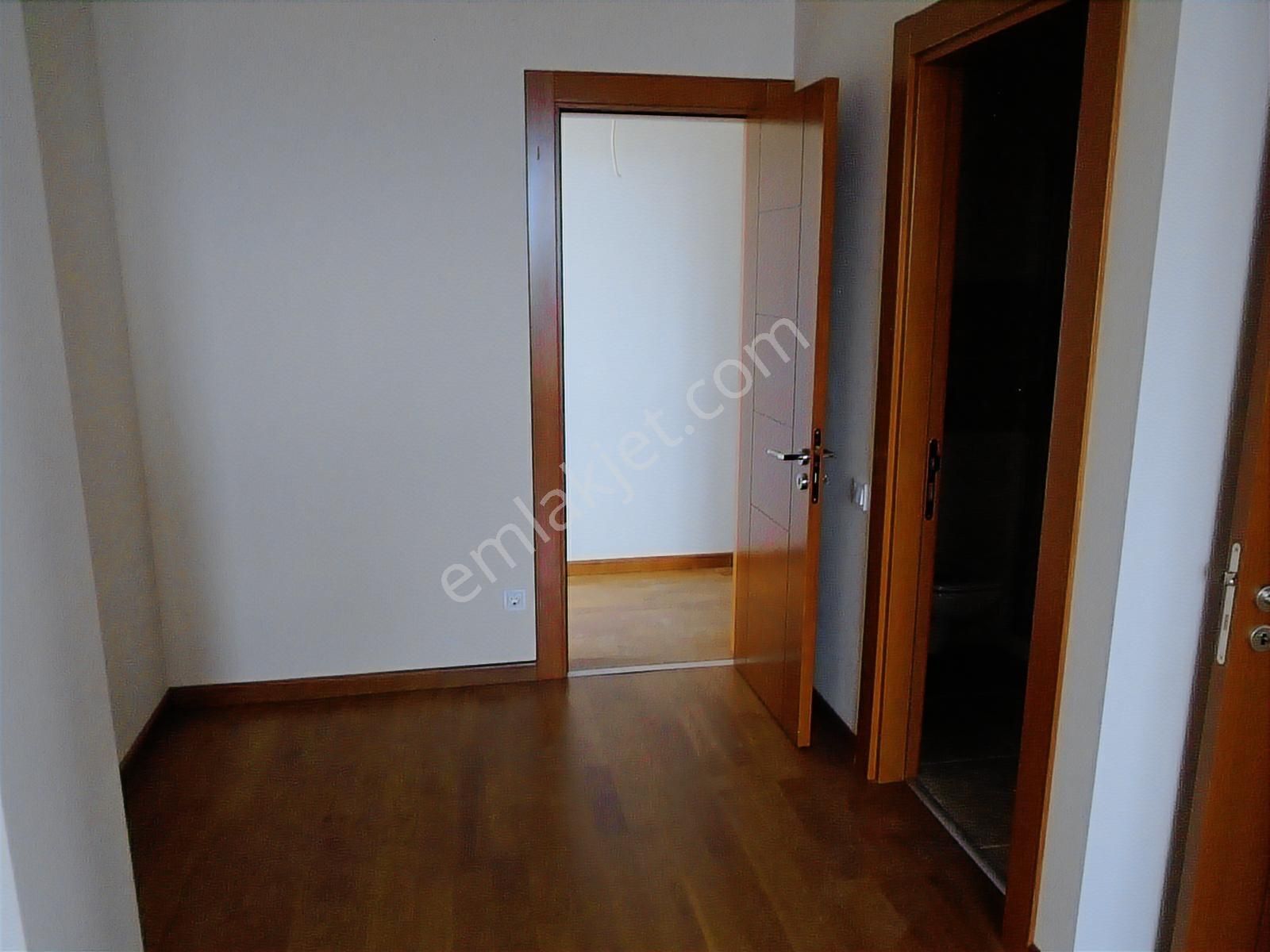 Metroya Yakın Aile Sitesinde Deniz Manzaralı Havuzlu İskanlı - Görsel 33