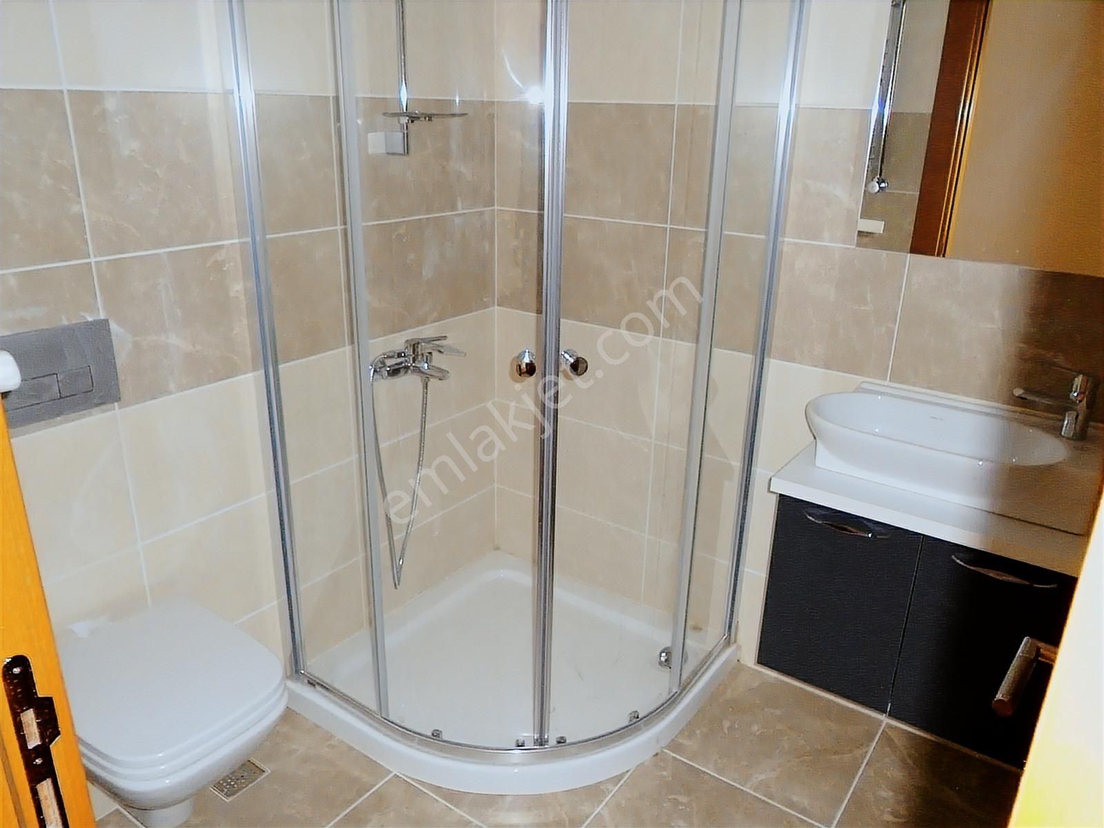 Metroya Yakın Aile Sitesinde Deniz Manzaralı Havuzlu İskanlı - Görsel 7