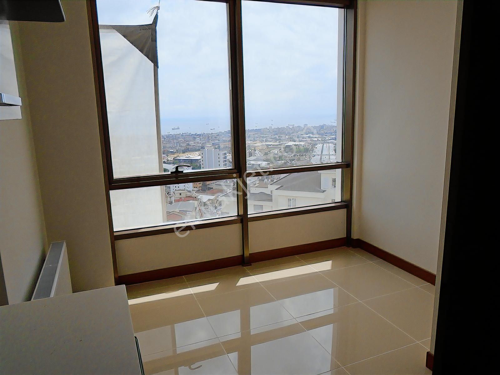 Metroya Yakın Aile Sitesinde Deniz Manzaralı Havuzlu İskanlı - Görsel 11