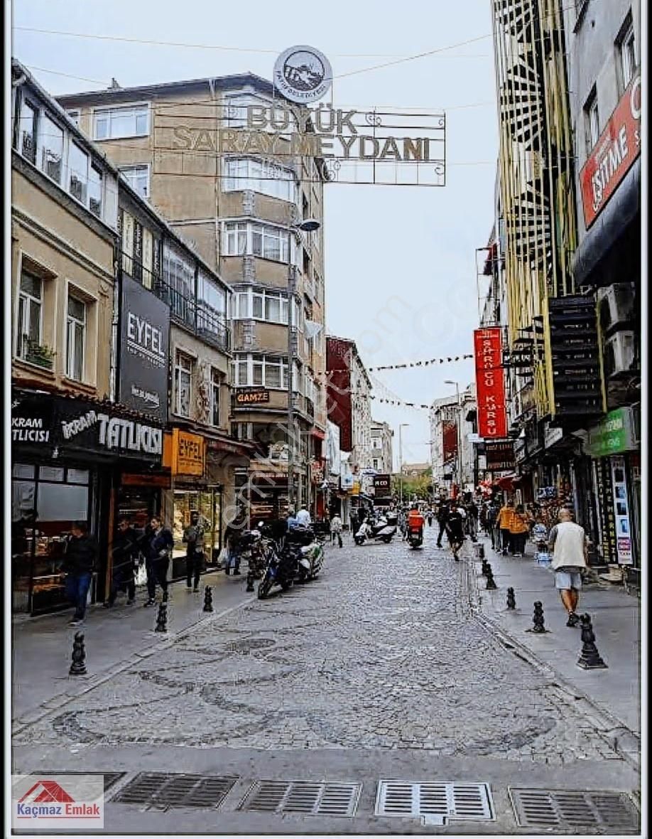 Şehremini Büyük Sarayda Kiralık Dükkan