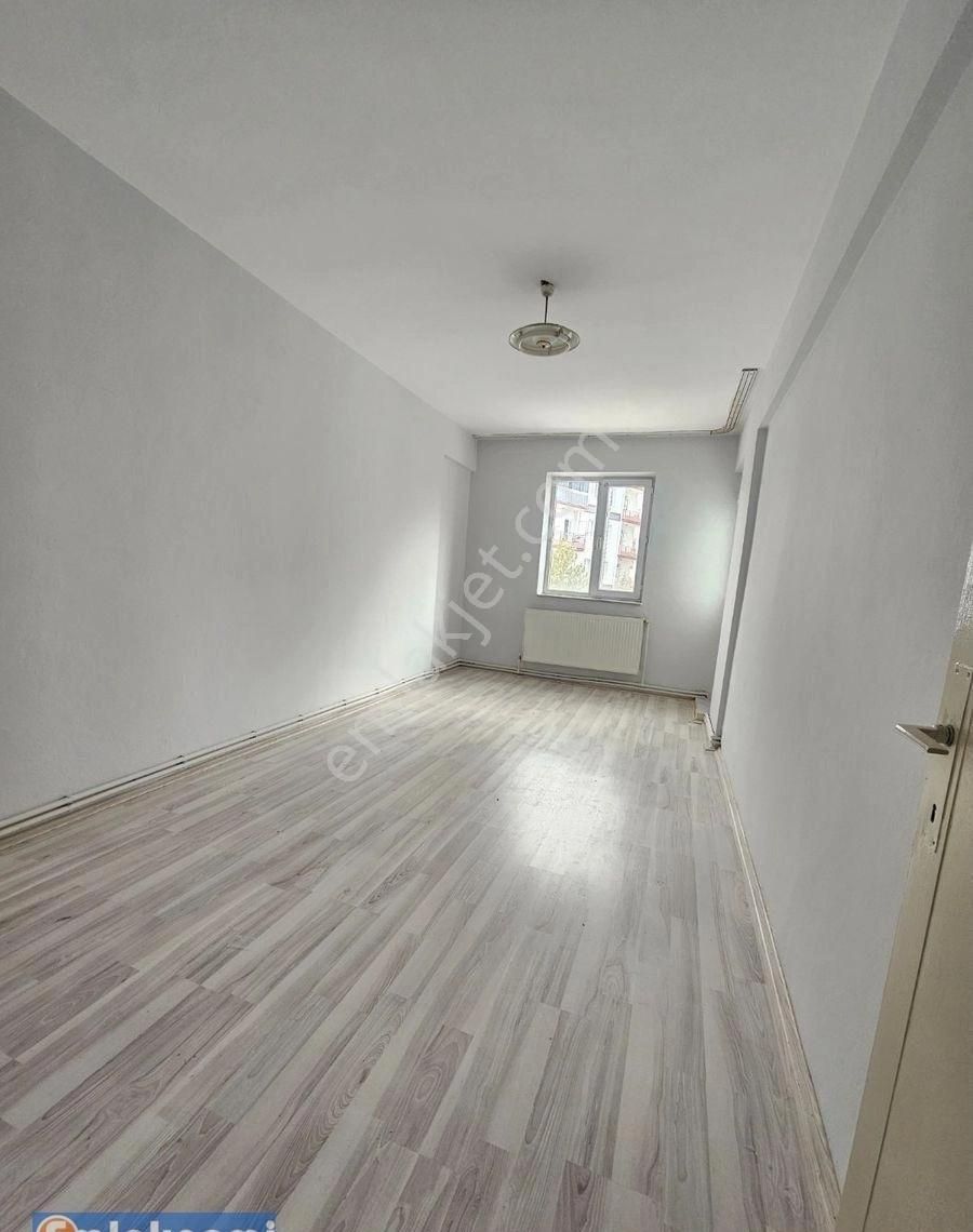 Emlaknomi'den Üçgöz'da 2+1 Ara Kat Kıralık Daıre > İlan No: 95360 - Görsel 10