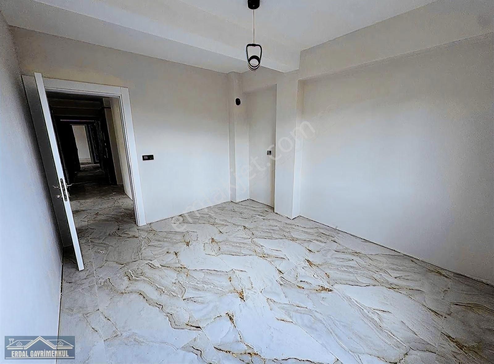 Bereketler'de Satılık Sıfır 3+1 - Görsel 9