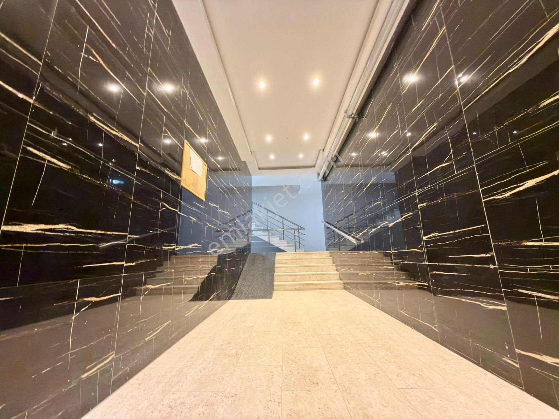 Sadece Yükselde Kazdağları Manzaralı Kapalı Garajlı Köşe 2+1 - Görsel 31