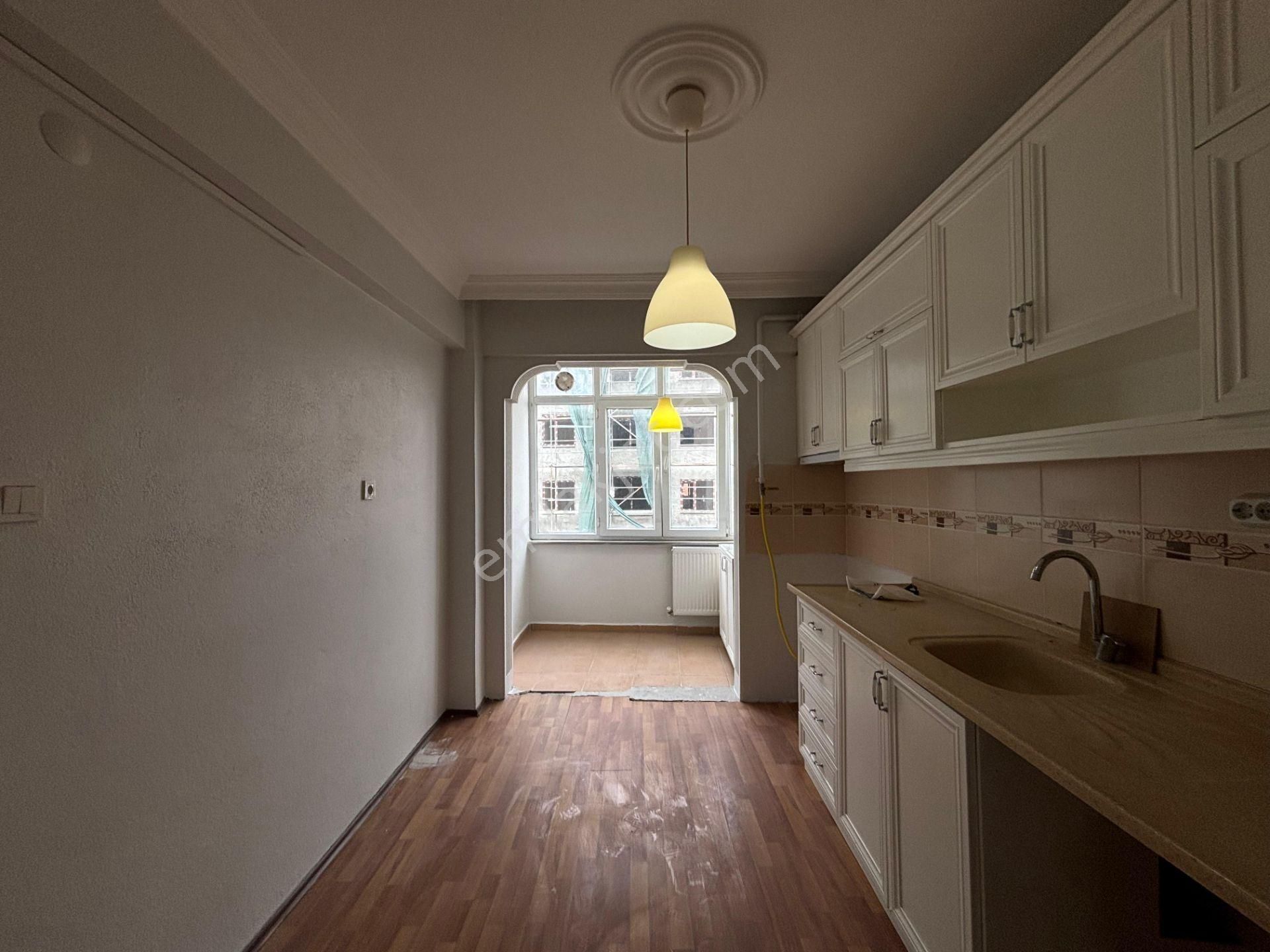 Belediye'nin Dibin'de 2+1 3 Balkon Kombili Fırsat Satılık Daire - Görsel 4