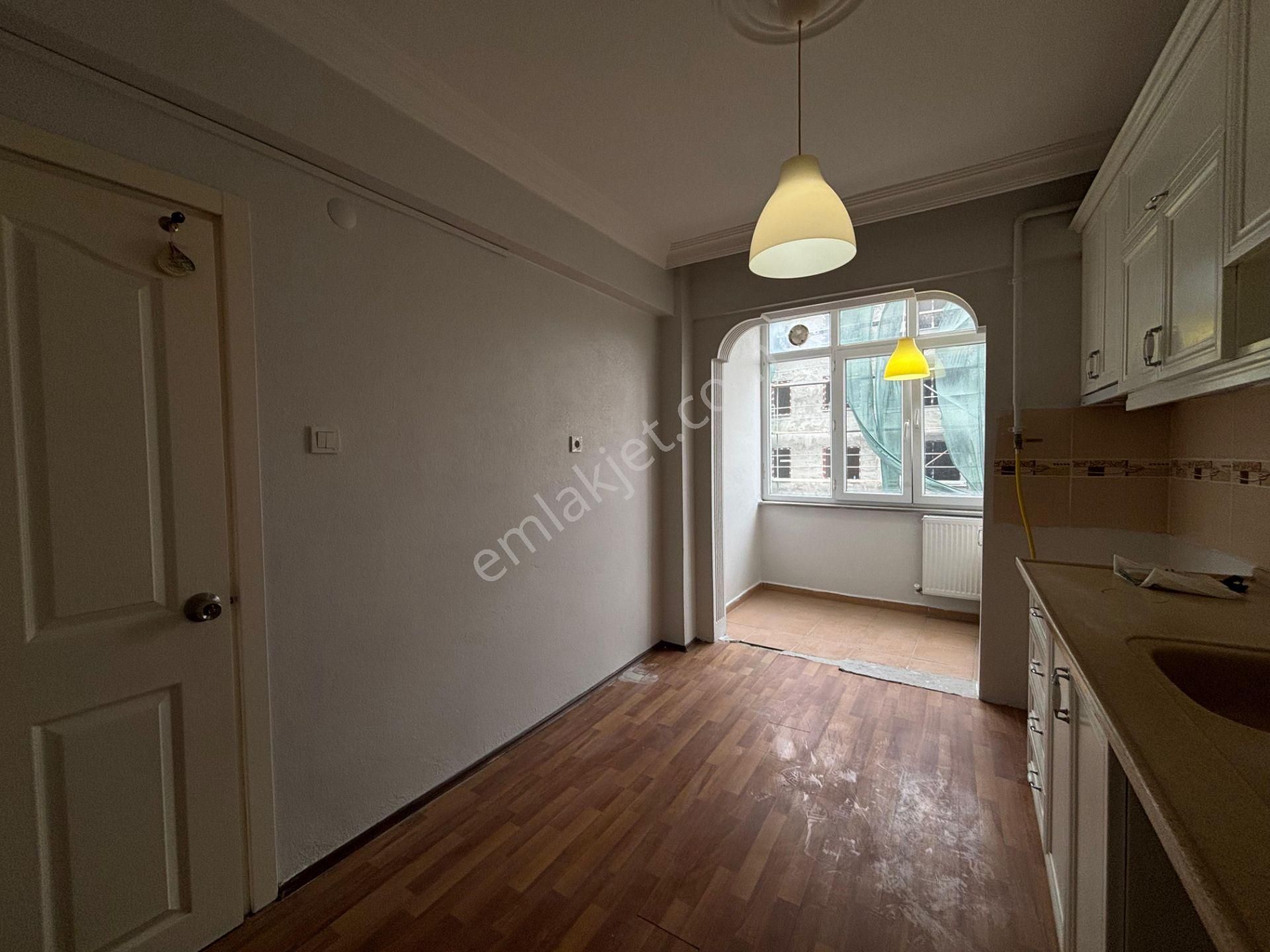 Belediye'nin Dibin'de 2+1 3 Balkon Kombili Fırsat Satılık Daire - Görsel 6