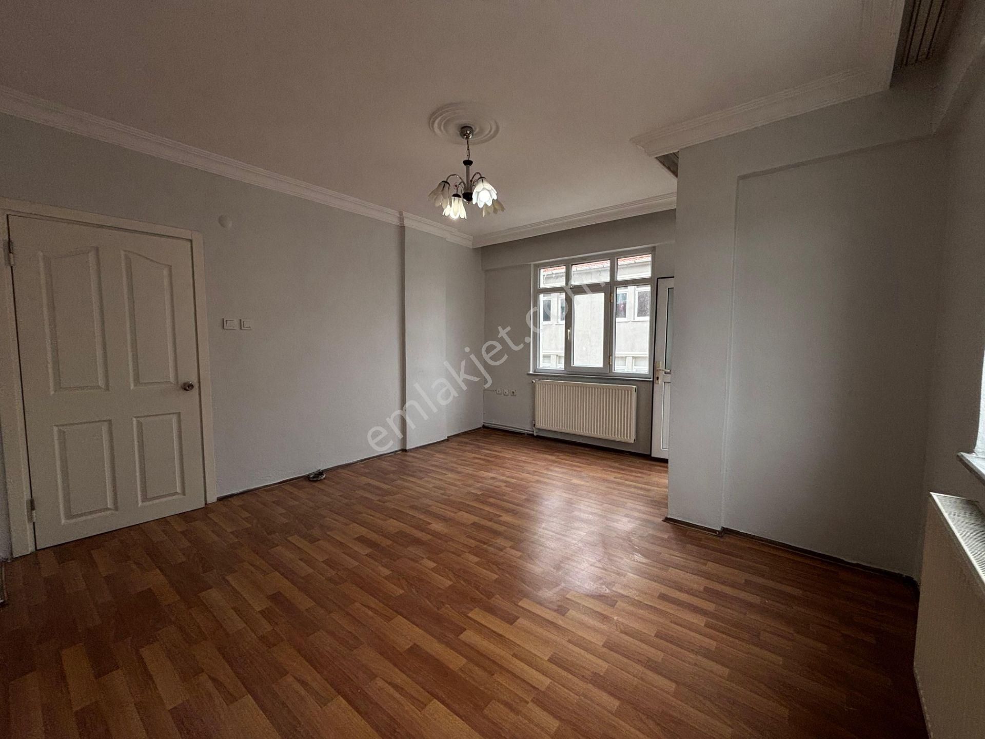 Belediye'nin Dibin'de 2+1 3 Balkon Kombili Fırsat Satılık Daire - Görsel 12