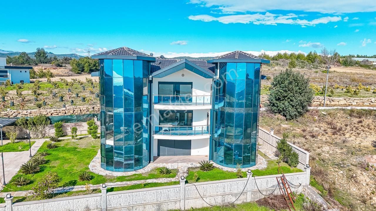 İncekum Esentepede Ufka Bakan Eşsiz Manzaralı 9+4 Malikane