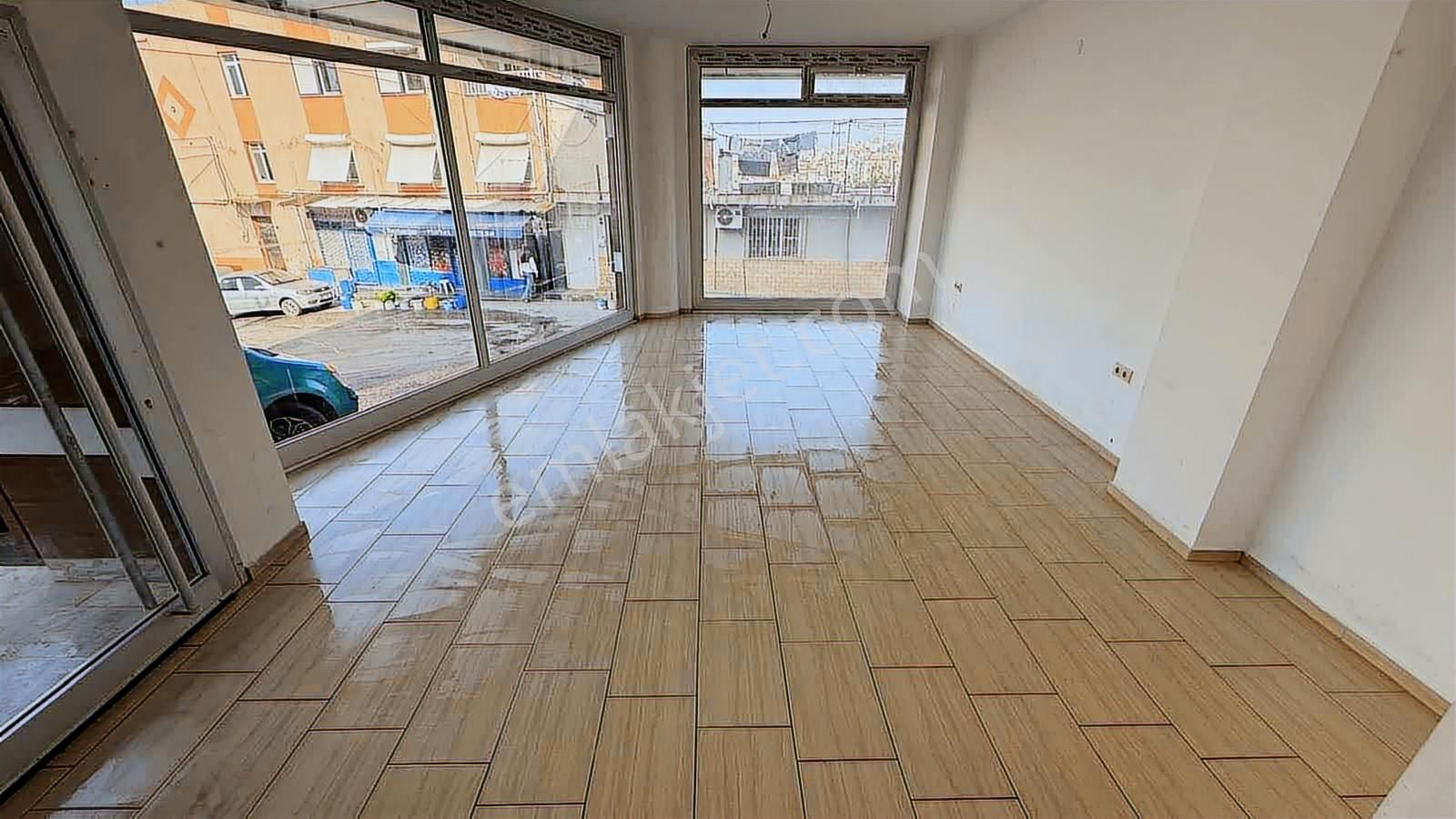 Karabağlar Gen. Kazım Özalpte Köşe Konum 40m² Cam Cephe Kiralık - Görsel 8