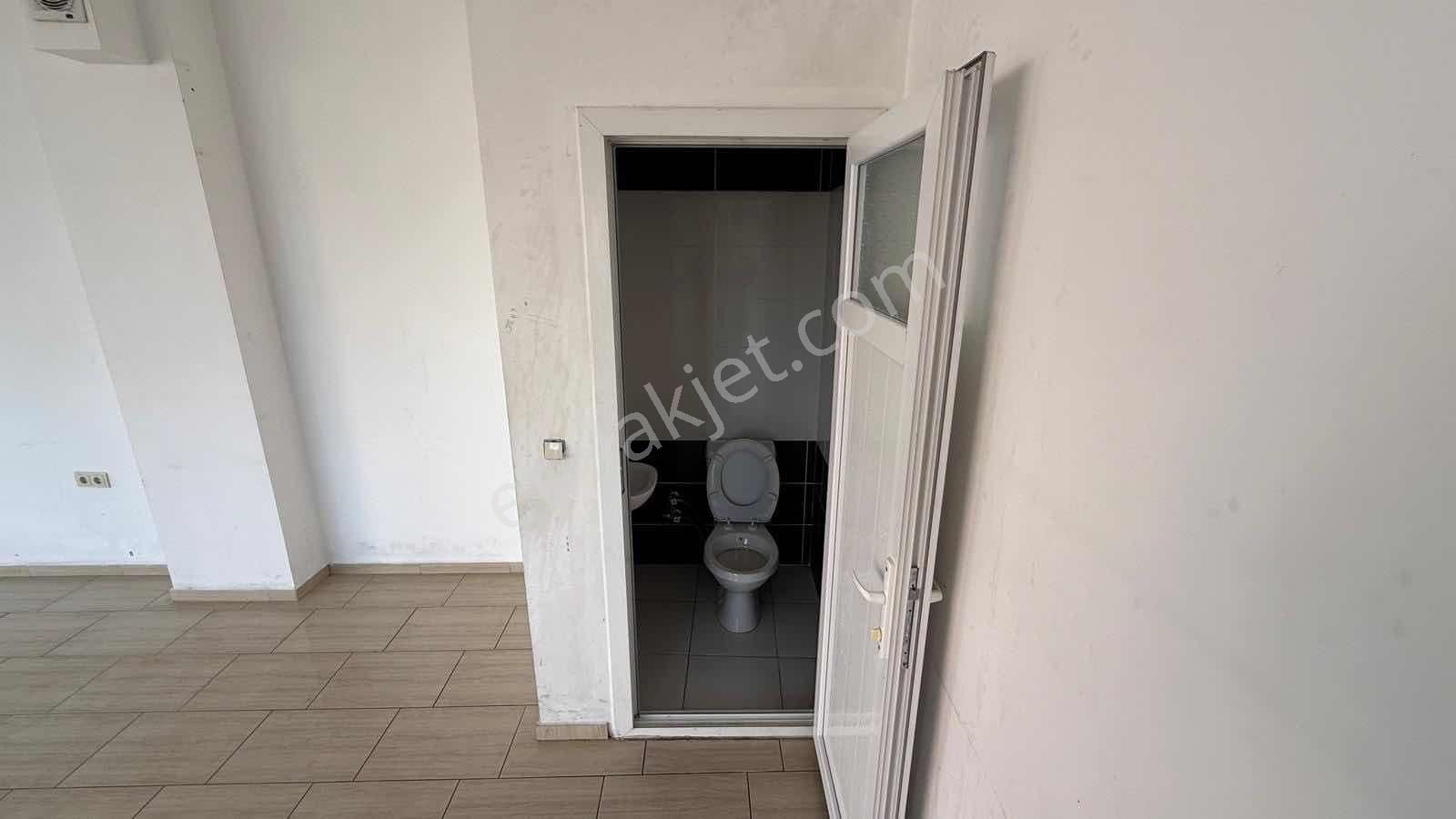 Karabağlar Gen. Kazım Özalpte Köşe Konum 40m² Cam Cephe Kiralık - Görsel 7