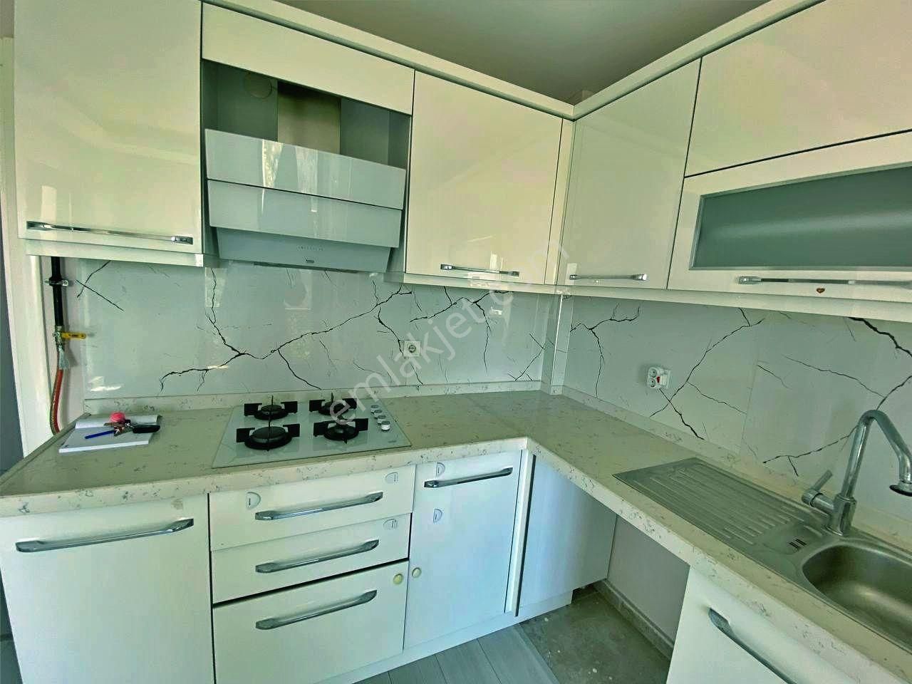 Uytundan Burhaniye'de Havuzlu Site İçinde Satılık 3+1 Lüks Daire - Görsel 15