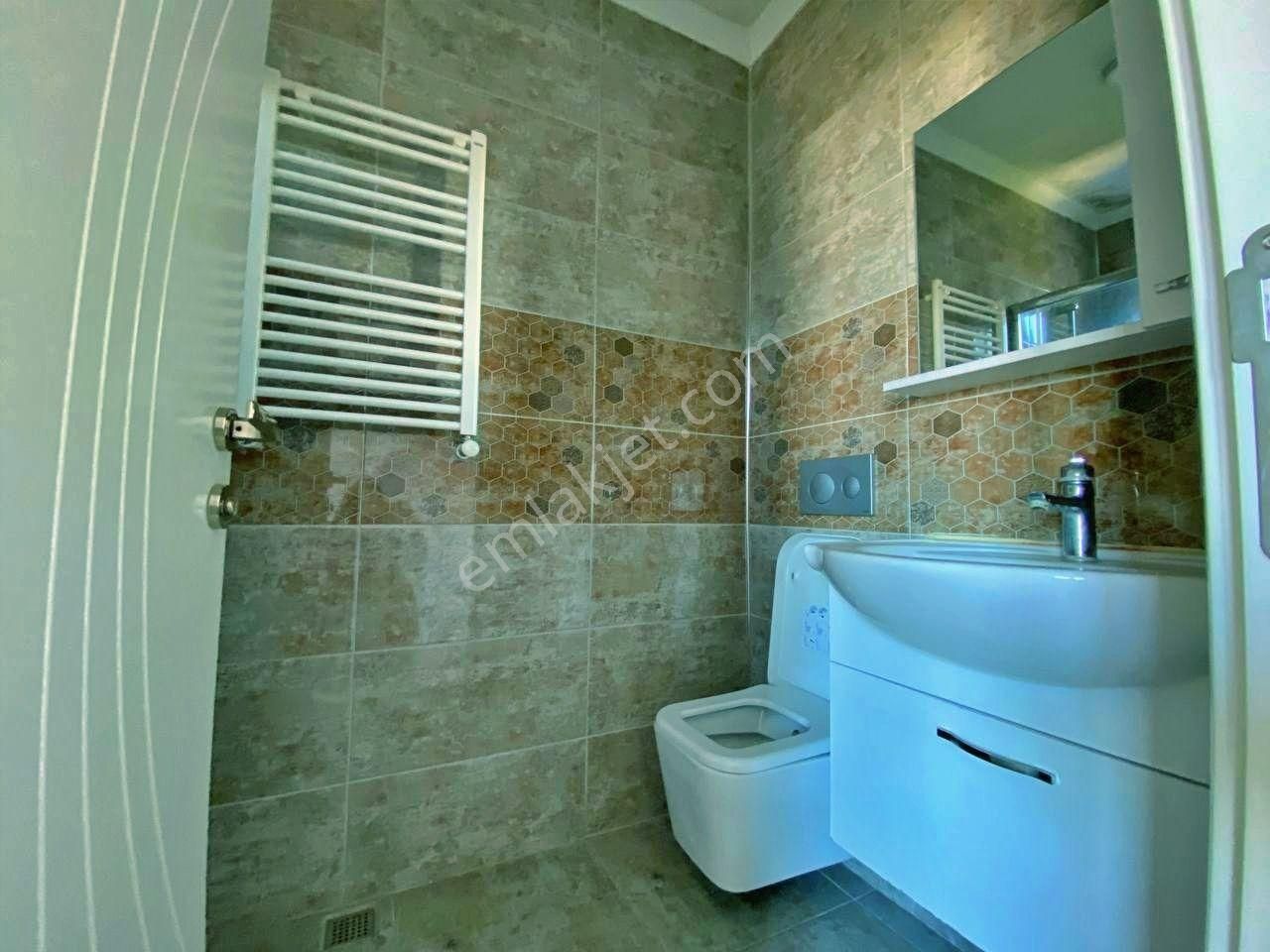 Uytundan Burhaniye'de Havuzlu Site İçinde Satılık 3+1 Lüks Daire - Görsel 20