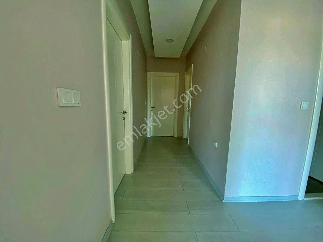 Uytundan Burhaniye'de Havuzlu Site İçinde Satılık 3+1 Lüks Daire - Görsel 27