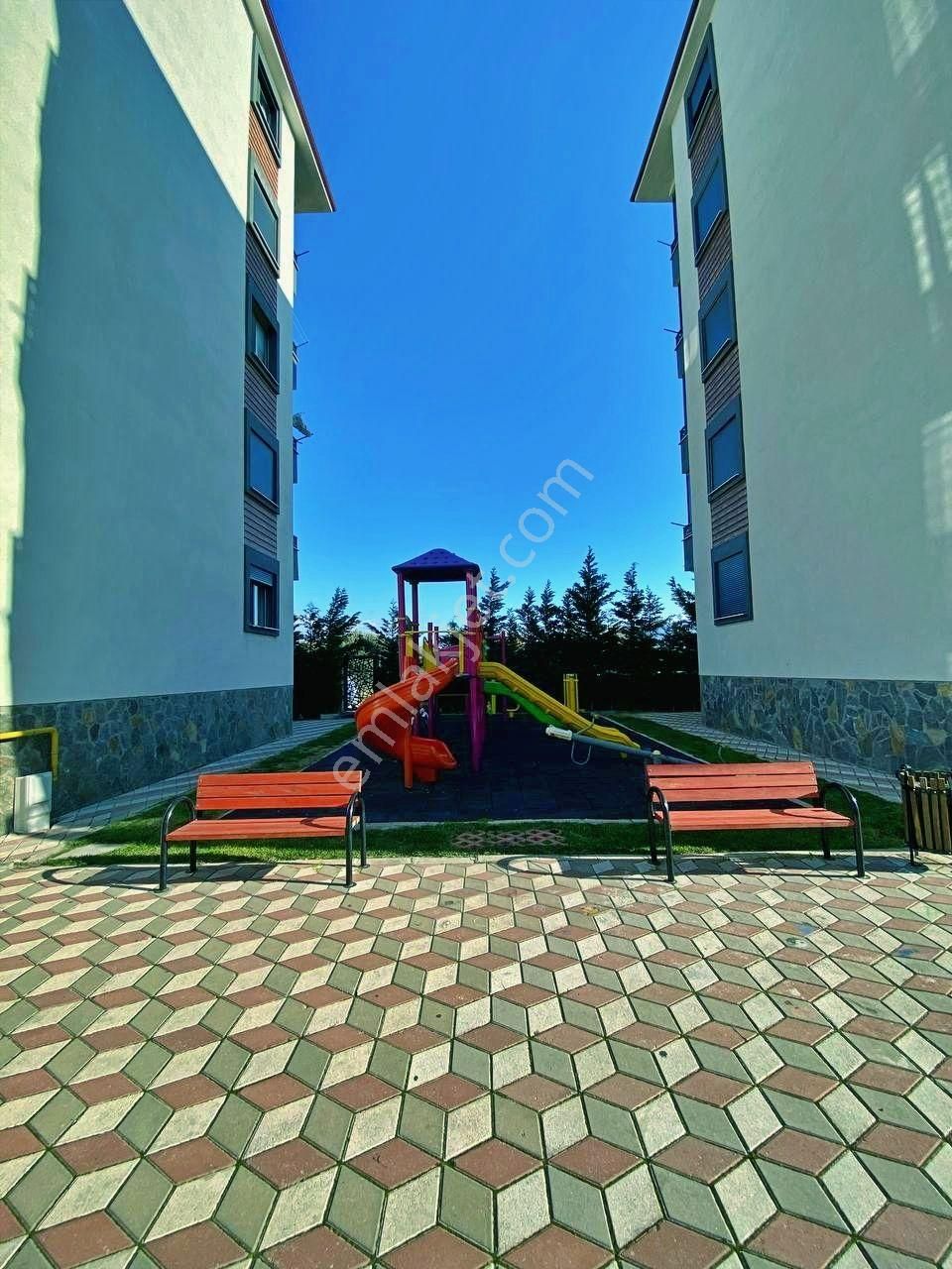 Uytundan Burhaniye'de Havuzlu Site İçinde Satılık 3+1 Lüks Daire - Görsel 17