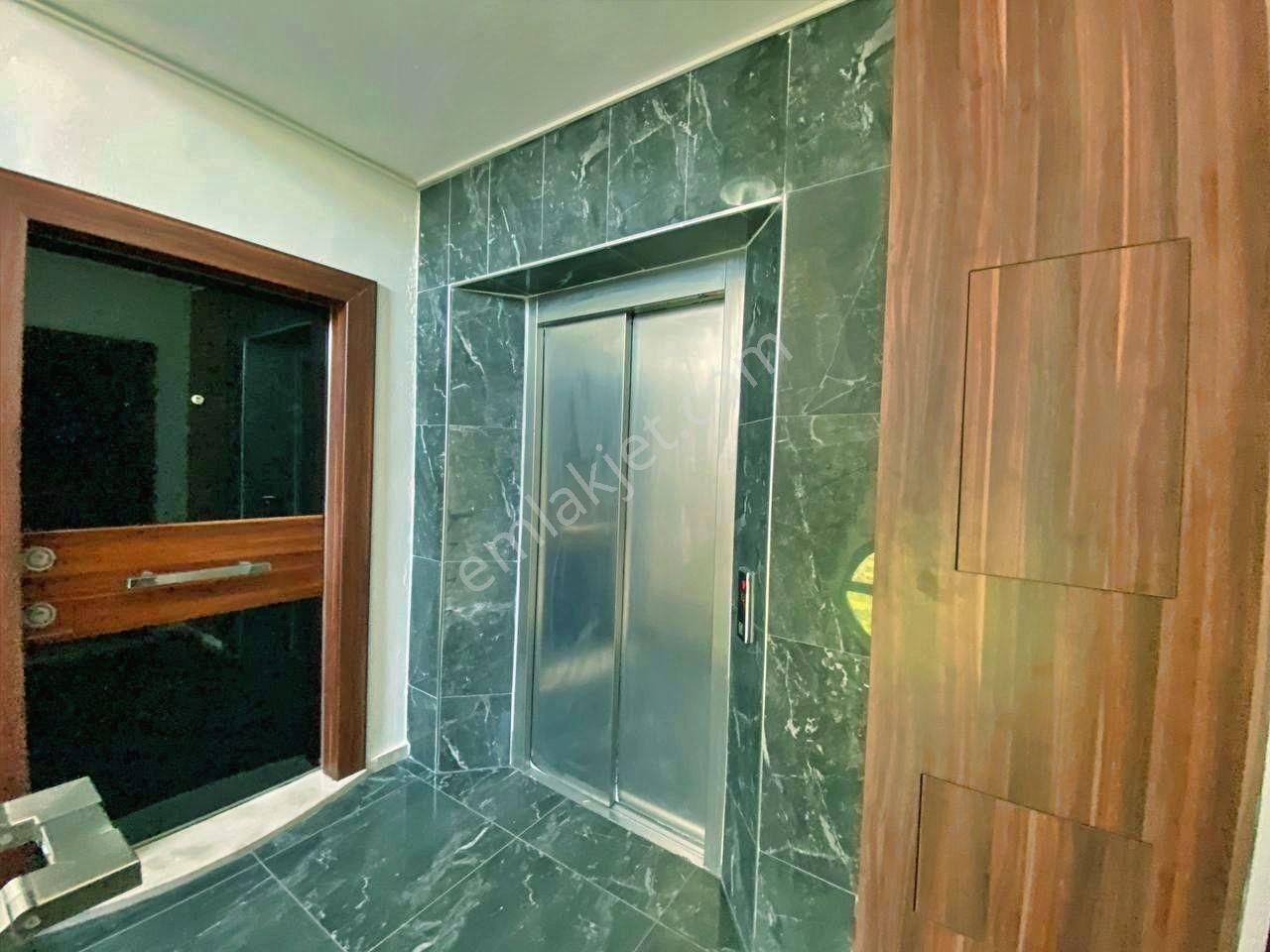 Uytundan Burhaniye'de Havuzlu Site İçinde Satılık 3+1 Lüks Daire - Görsel 14