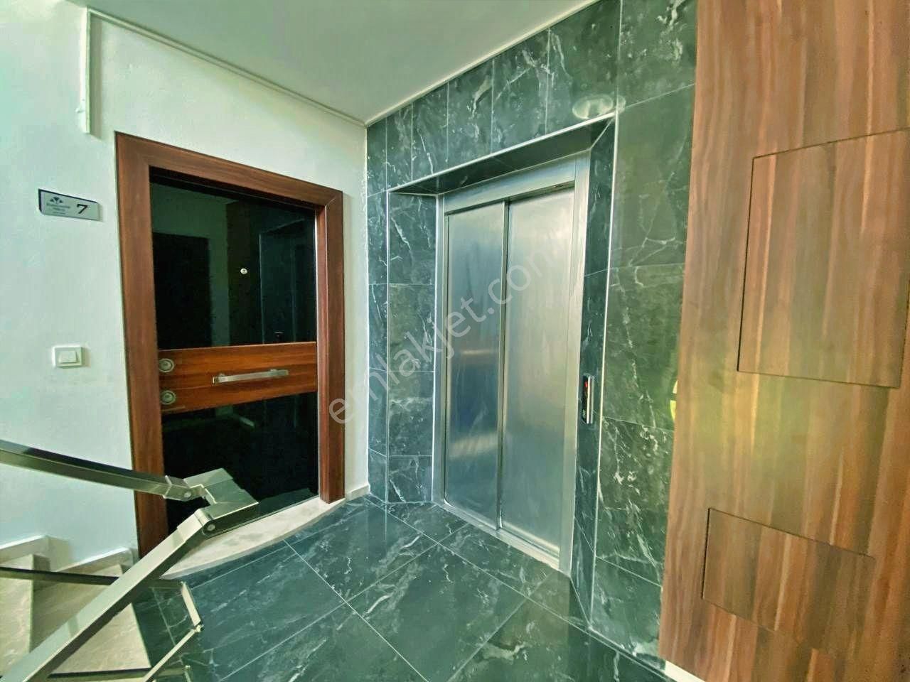 Uytundan Burhaniye'de Havuzlu Site İçinde Satılık 3+1 Lüks Daire - Görsel 19