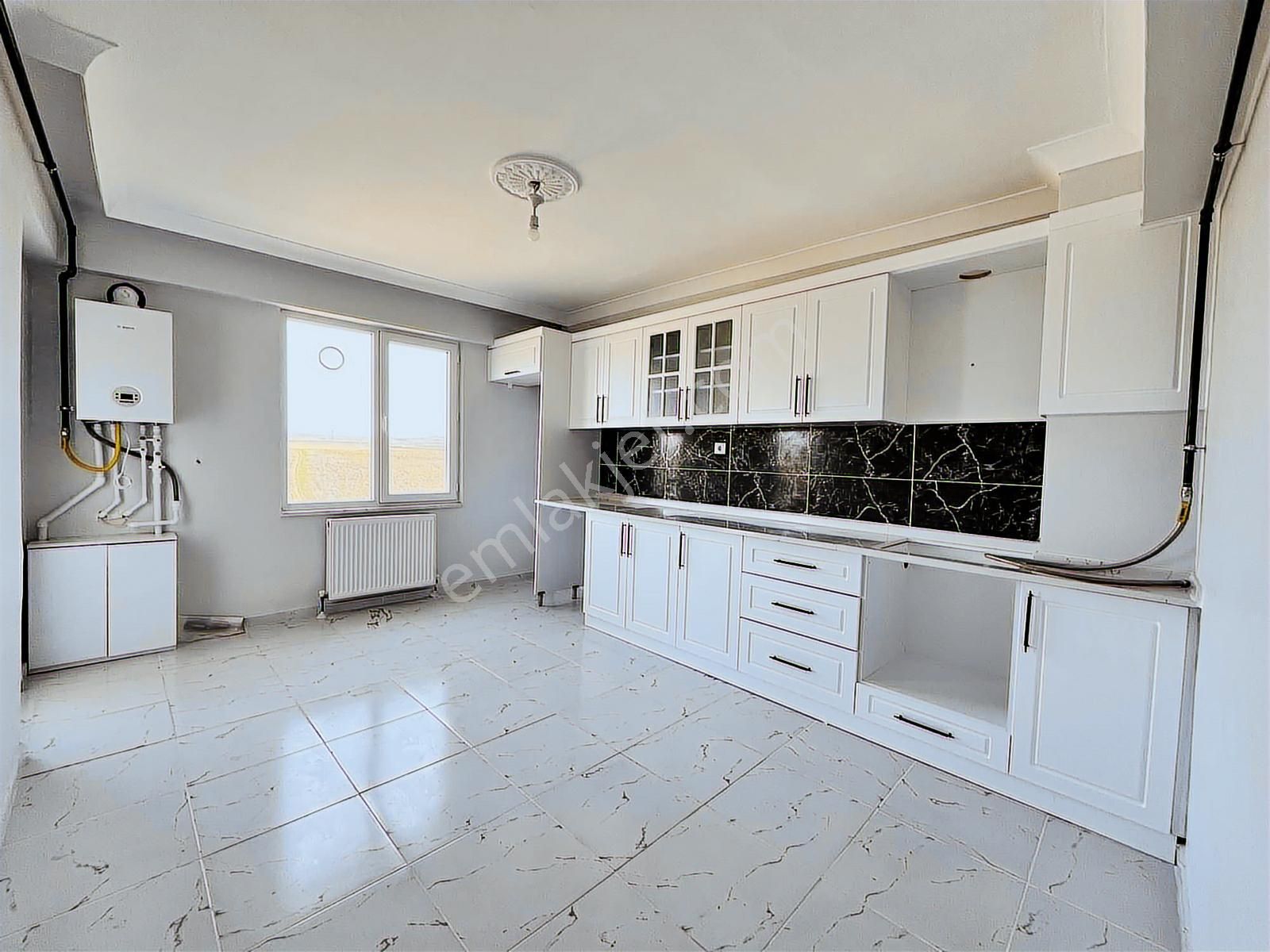 İstiklal Mahallesinde Eskioğulları İnş. Satılık 3+1 Fırsat Daire