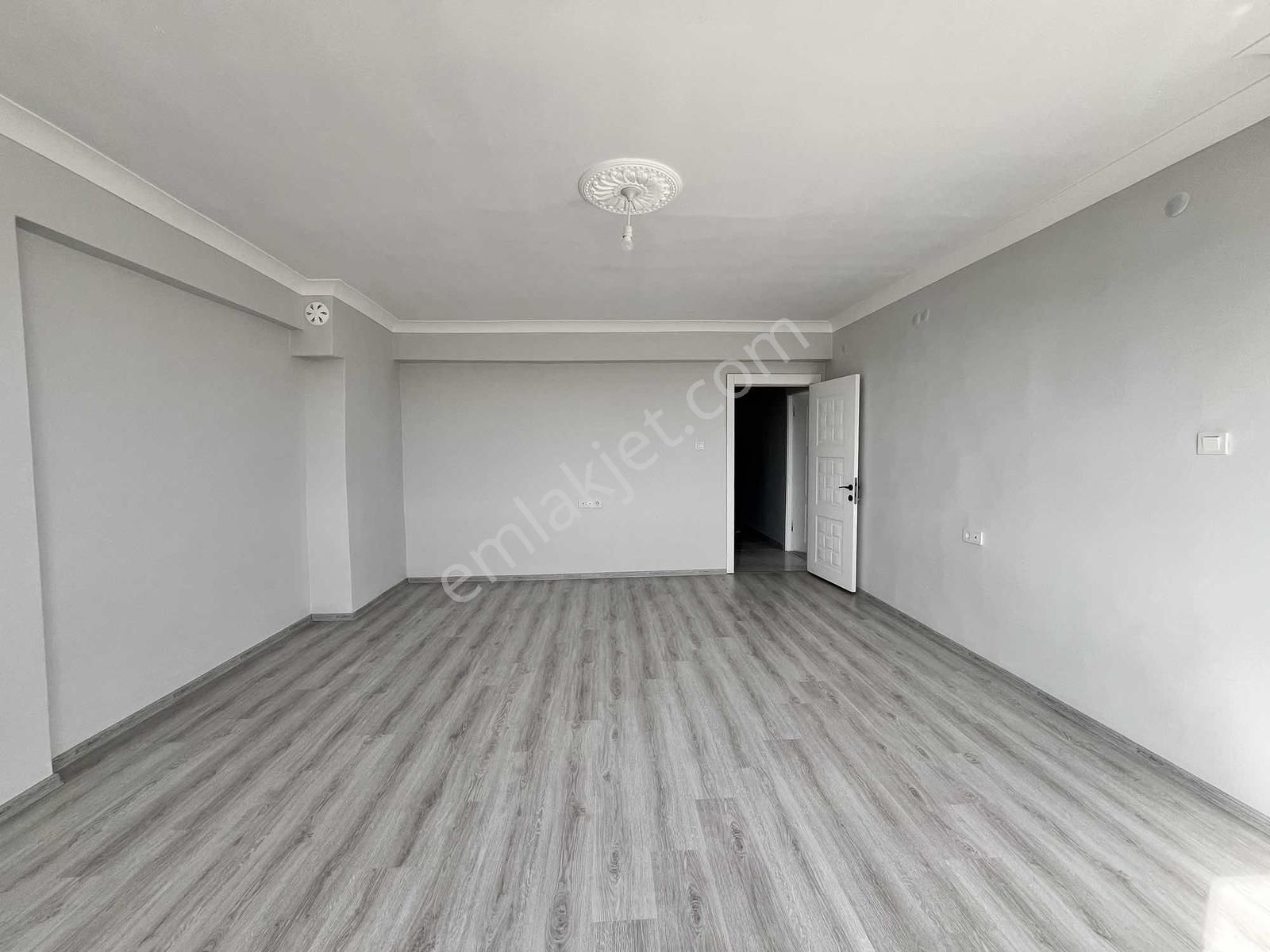 İstiklal Mahallesinde Eskioğulları İnş. Satılık 3+1 Fırsat Daire - Görsel 5