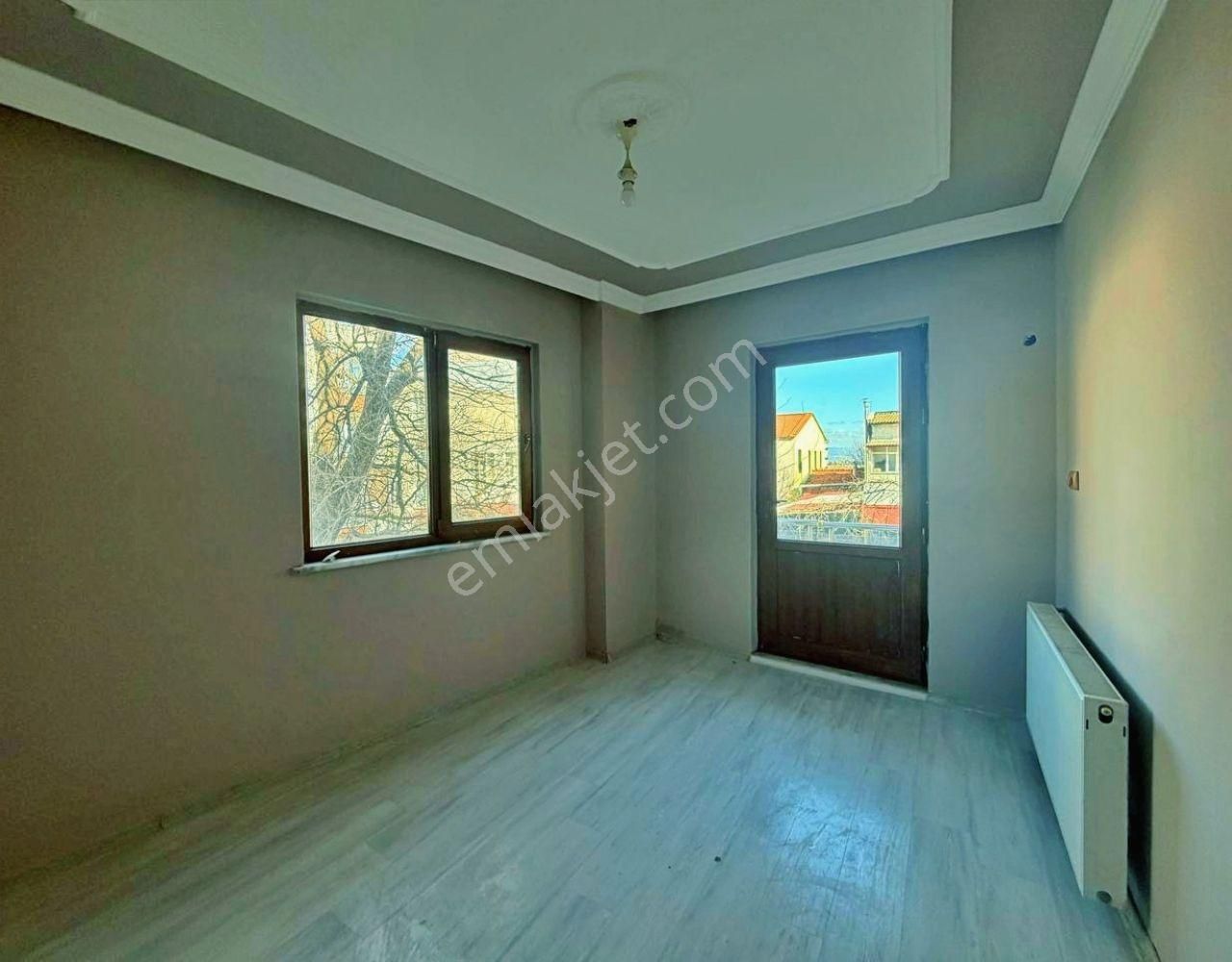 Uytundan Burhaniye Mahkeme Mahallesinde Arakat Satılık 2+1 Daire - Görsel 4