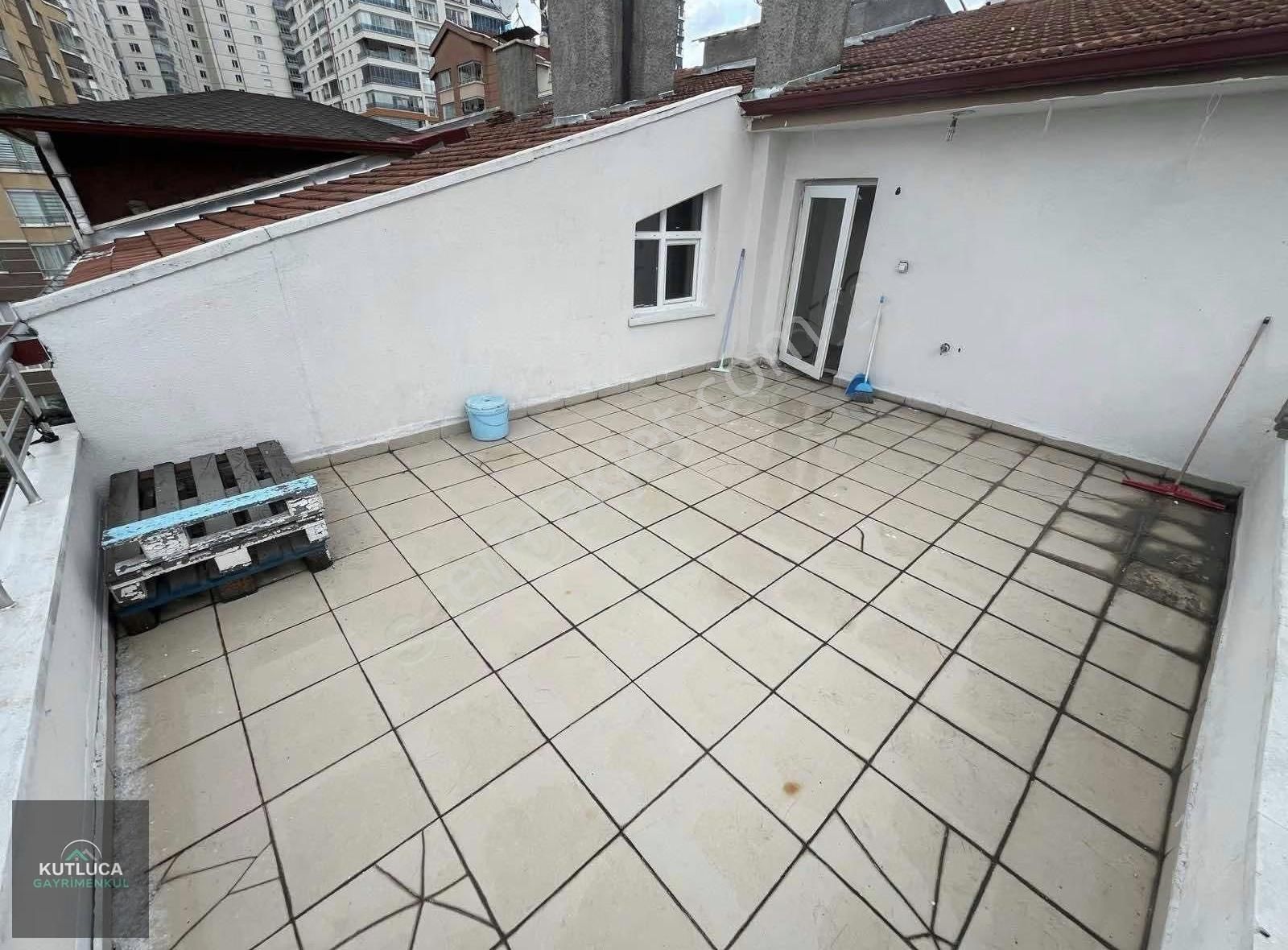 5+1 Çift Girişli Asansörlü 3 Banyolu Yapılı Kilerli Mantolamalı - Görsel 15