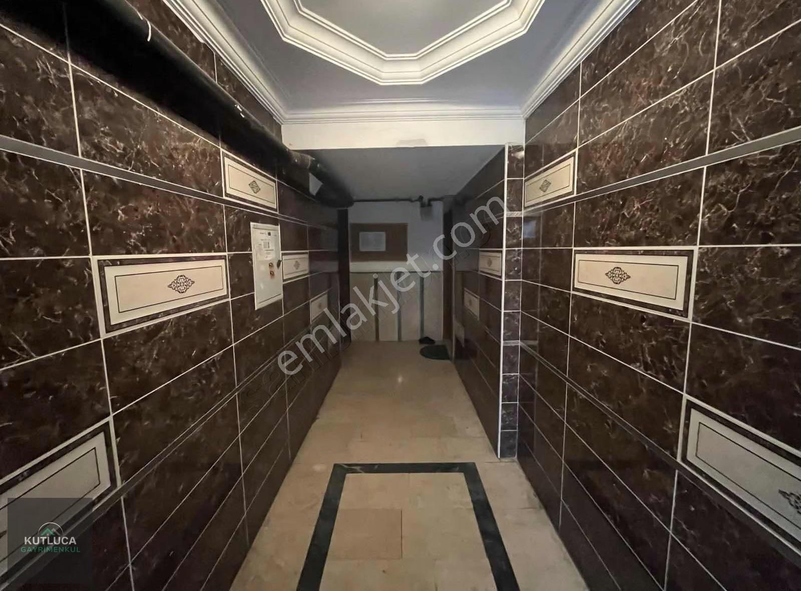 5+1 Çift Girişli Asansörlü 3 Banyolu Yapılı Kilerli Mantolamalı - Görsel 23