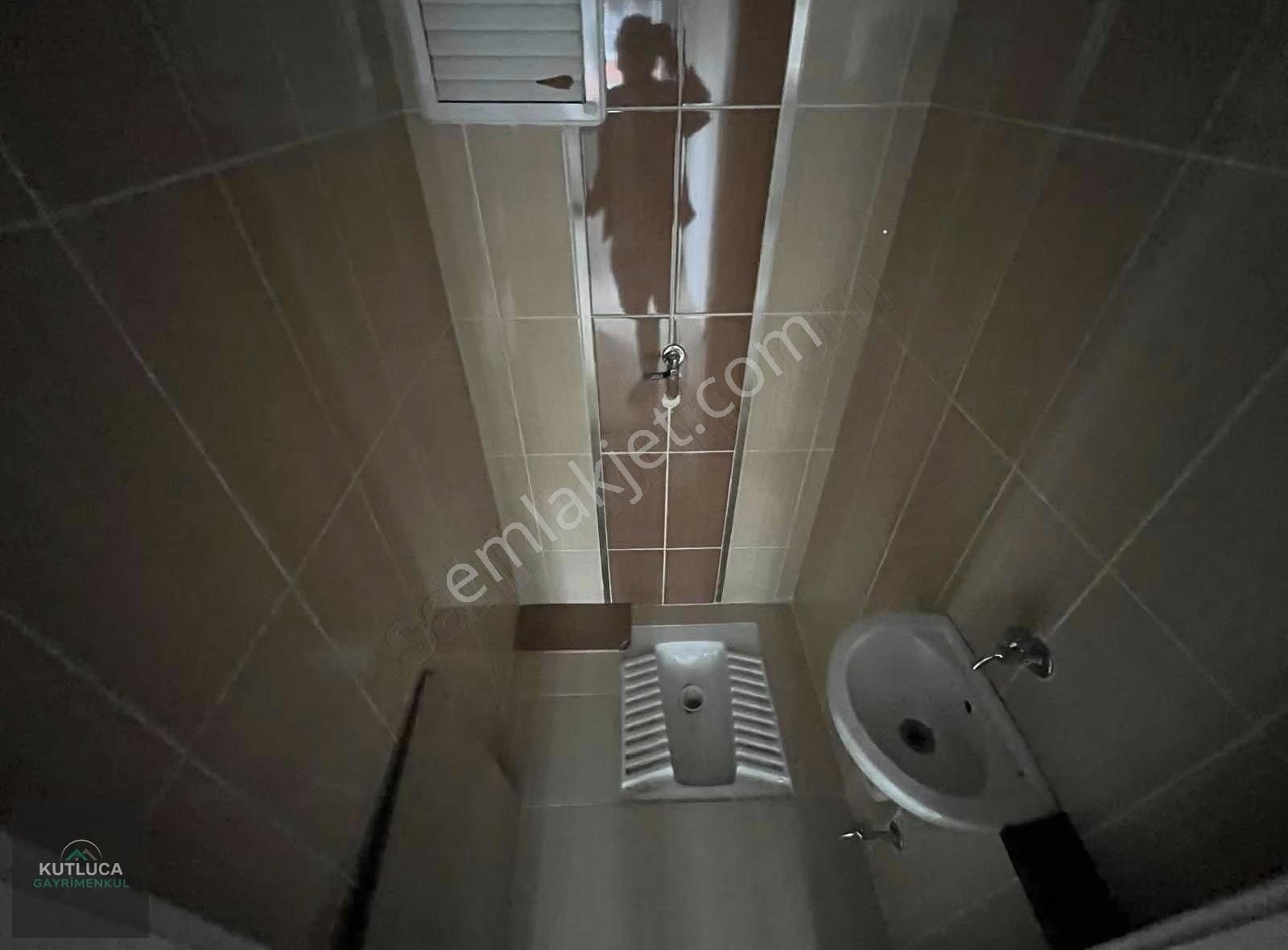 5+1 Çift Girişli Asansörlü 3 Banyolu Yapılı Kilerli Mantolamalı - Görsel 9