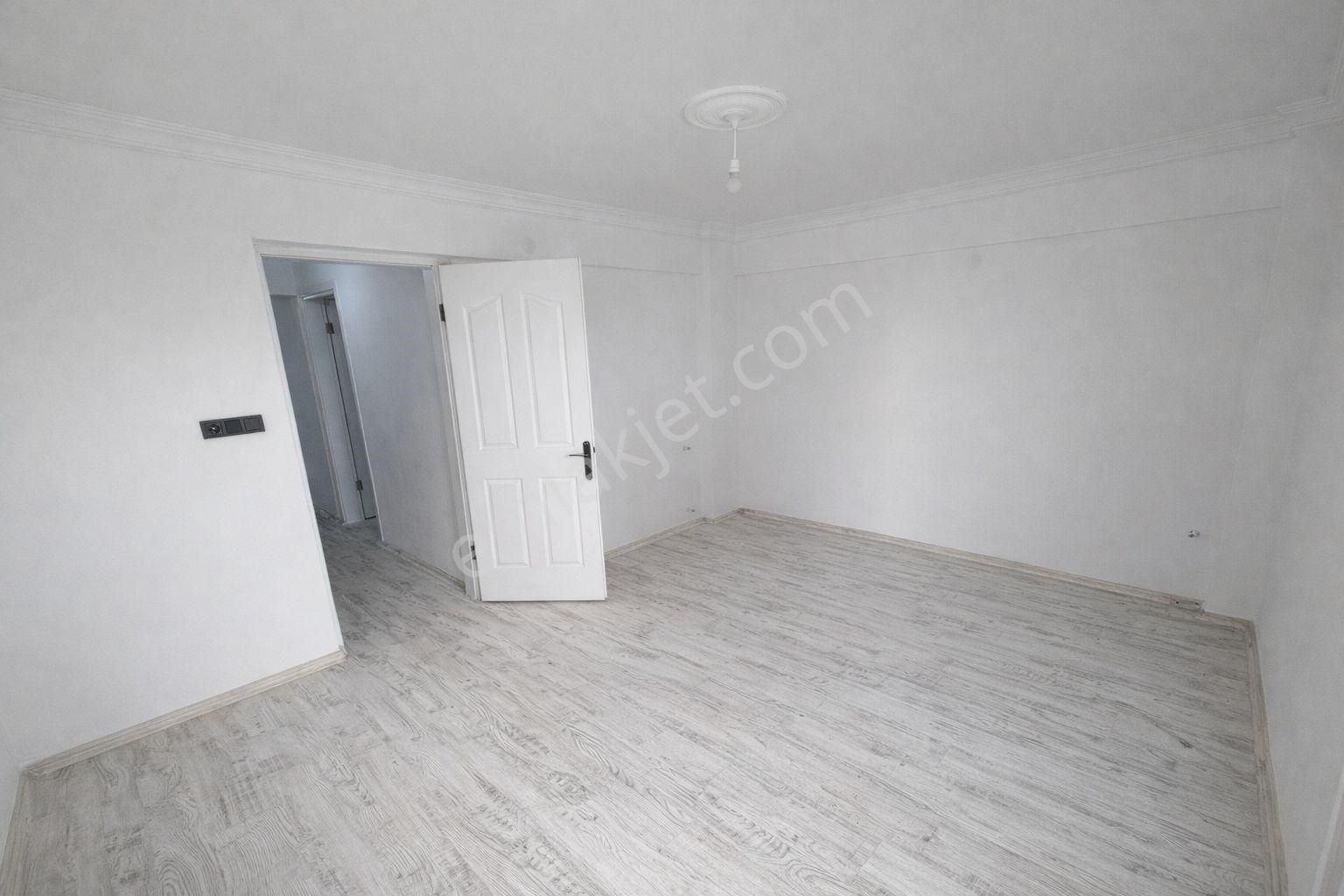 Merkezi Konumda Cumhuriyet Mah.de 2+1 Temiz Ve Masrafsız Satılık Daire - Görsel 16