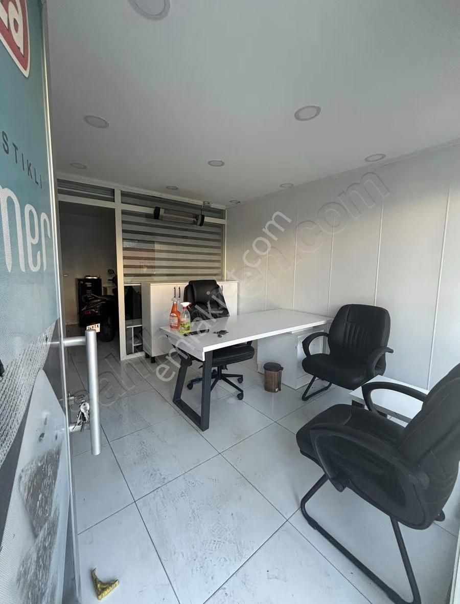 Yenibosna Merkez"de Satılık Geniş Düz + Zemin 270 M2 Dükkan - Görsel 17