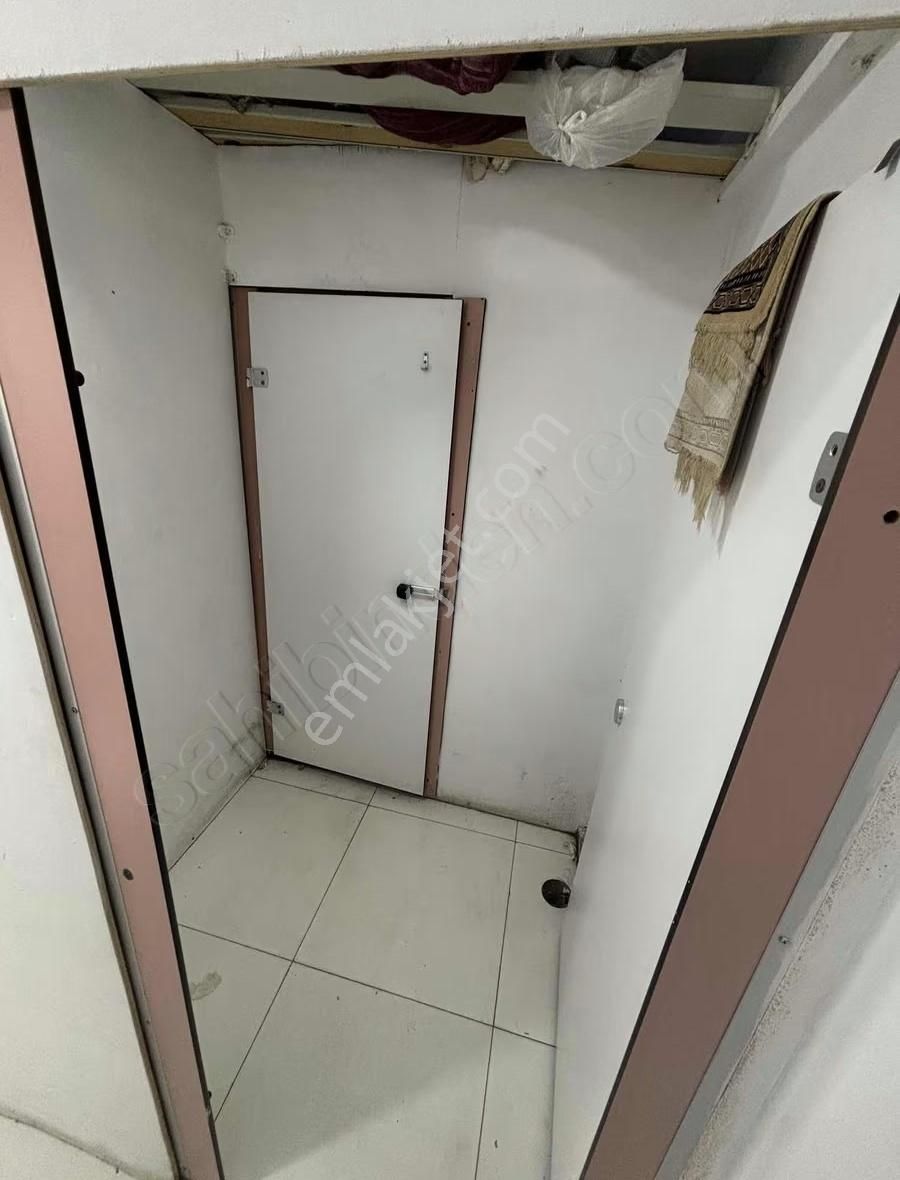 Yenibosna Merkez"de Satılık Geniş Düz + Zemin 270 M2 Dükkan - Görsel 11