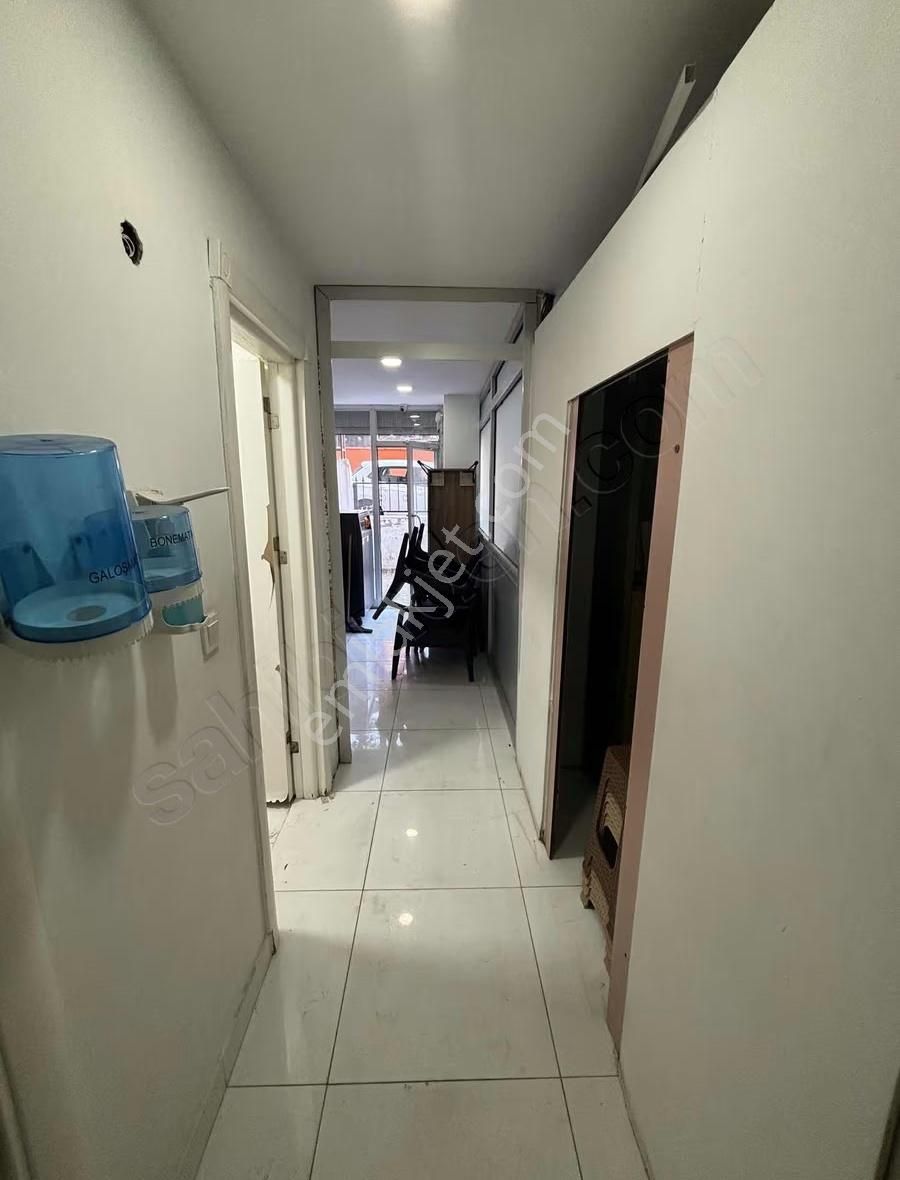 Yenibosna Merkez"de Satılık Geniş Düz + Zemin 270 M2 Dükkan - Görsel 12