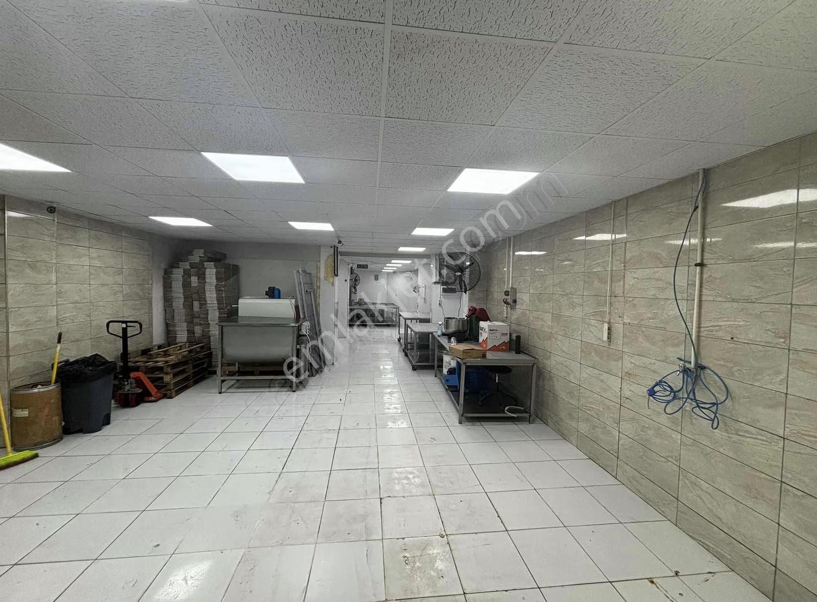 Yenibosna Merkez"de Satılık Geniş Düz + Zemin 270 M2 Dükkan - Görsel 25