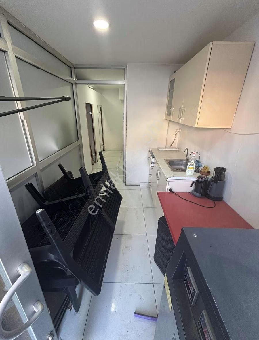 Yenibosna Merkez"de Satılık Geniş Düz + Zemin 270 M2 Dükkan - Görsel 35