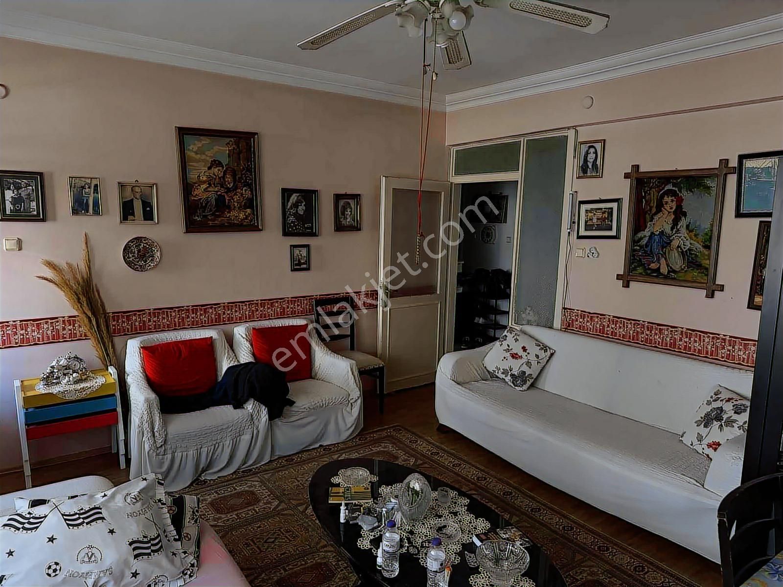 Bahçelievler Mahhalesinde Denize Yakın Ara Kat Daire - Görsel 3